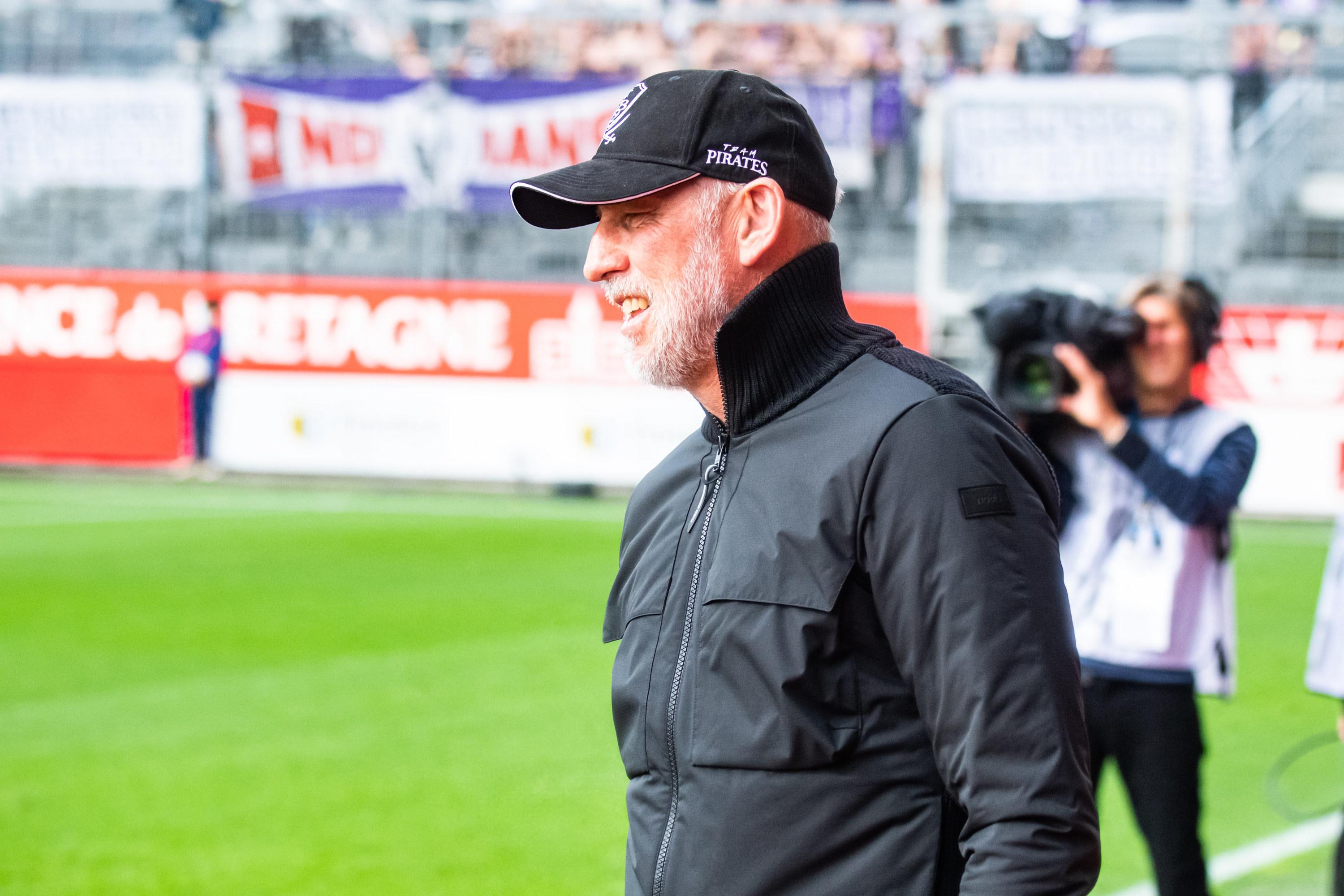 Ligue 1: «Trop gros pour être vrai», déplore Eric Roy après la lourde défaite de Brest à Auxerre