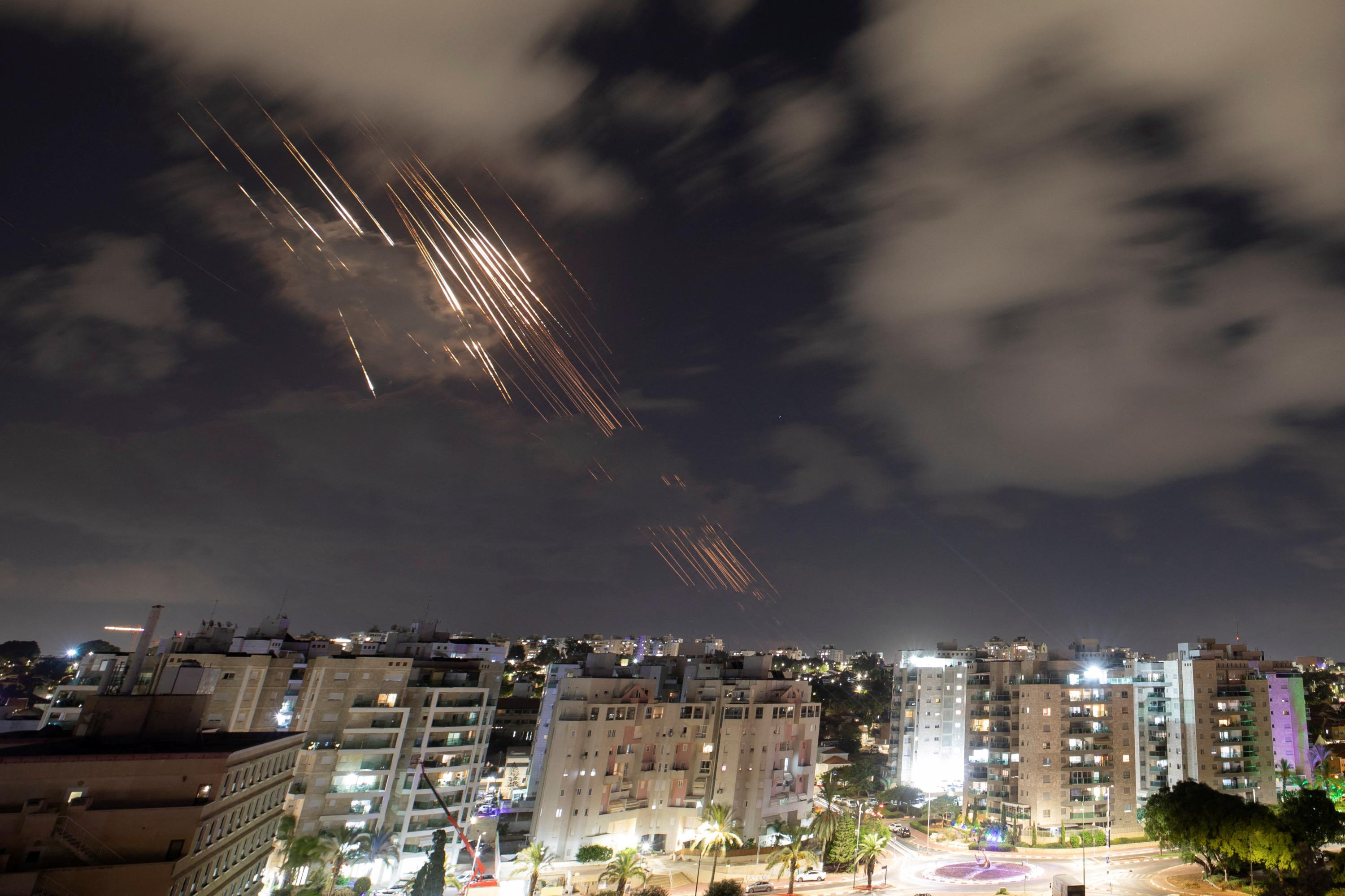 L’Iran lance une pluie de missiles sur les grandes villes d’Israël