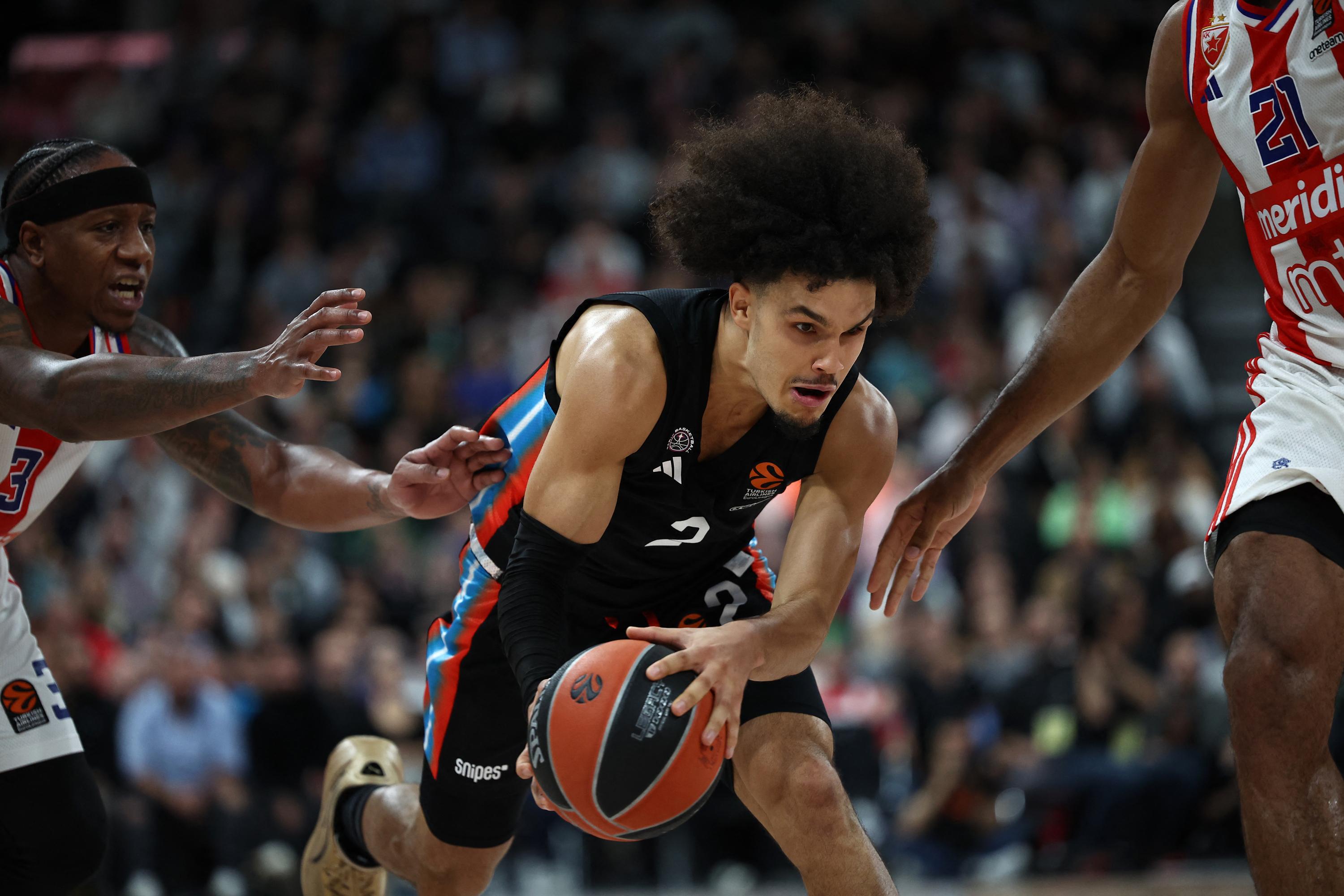 «Je vis pour ces moments» : Nadir Hifi «retient le positif» malgré la défaite du Paris Basketball en Euroligue