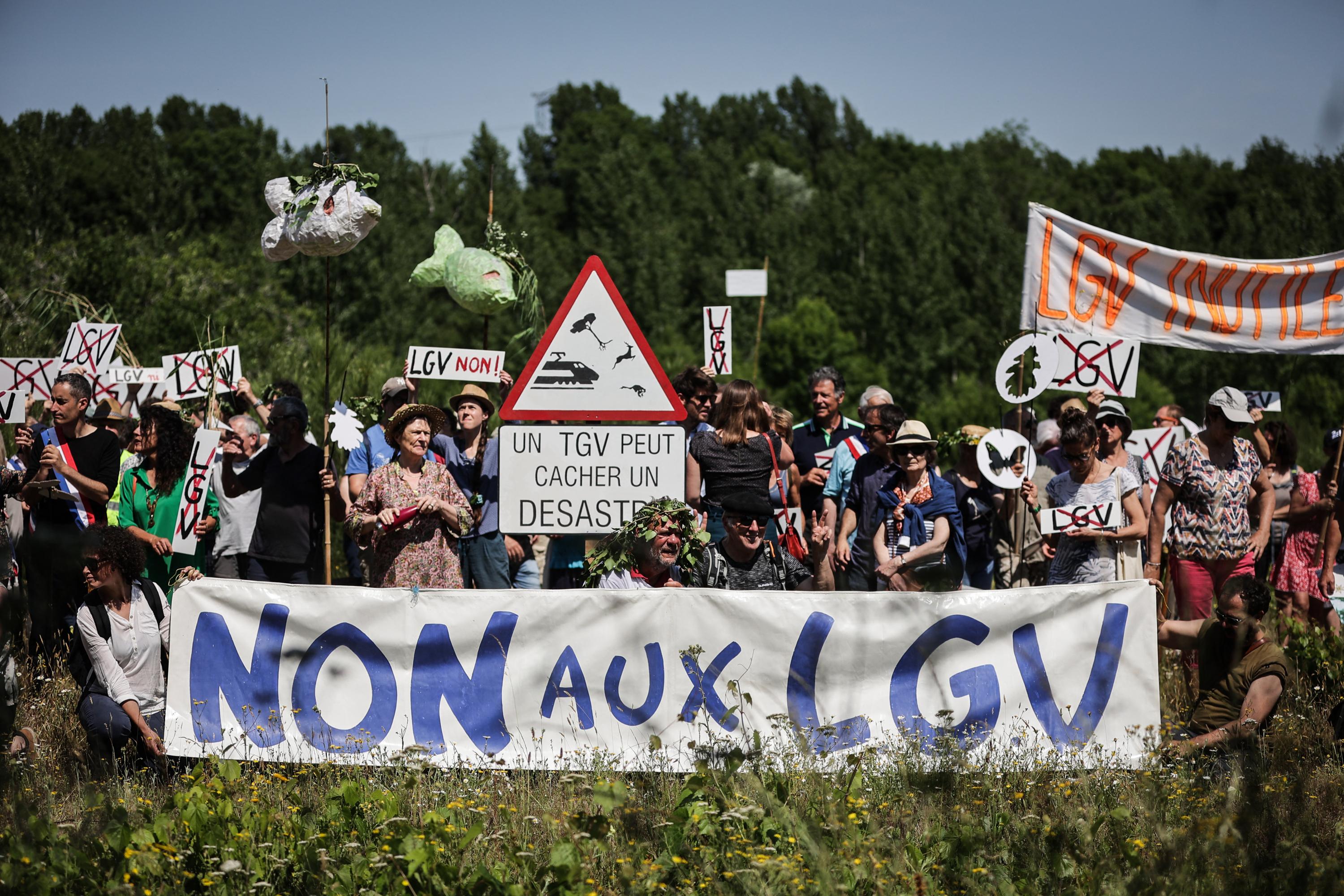 LGV du Sud-Ouest : des opposants se rassemblent sous surveillance en Gironde