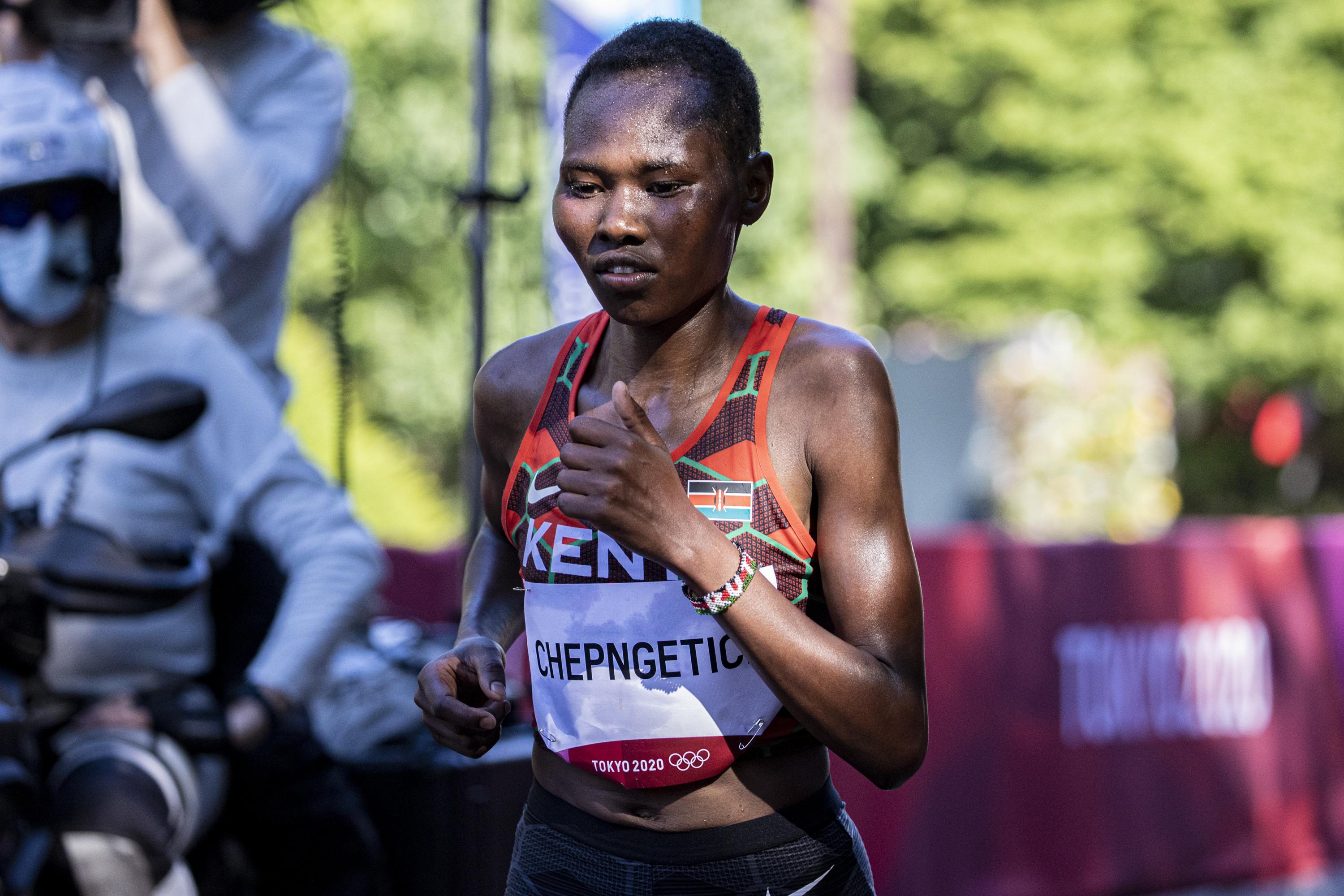 Marathon de Chicago : Ruth Chepngetich (Kenya) écrase le record du monde et devient la première femme à le faire en moins de 2h10”