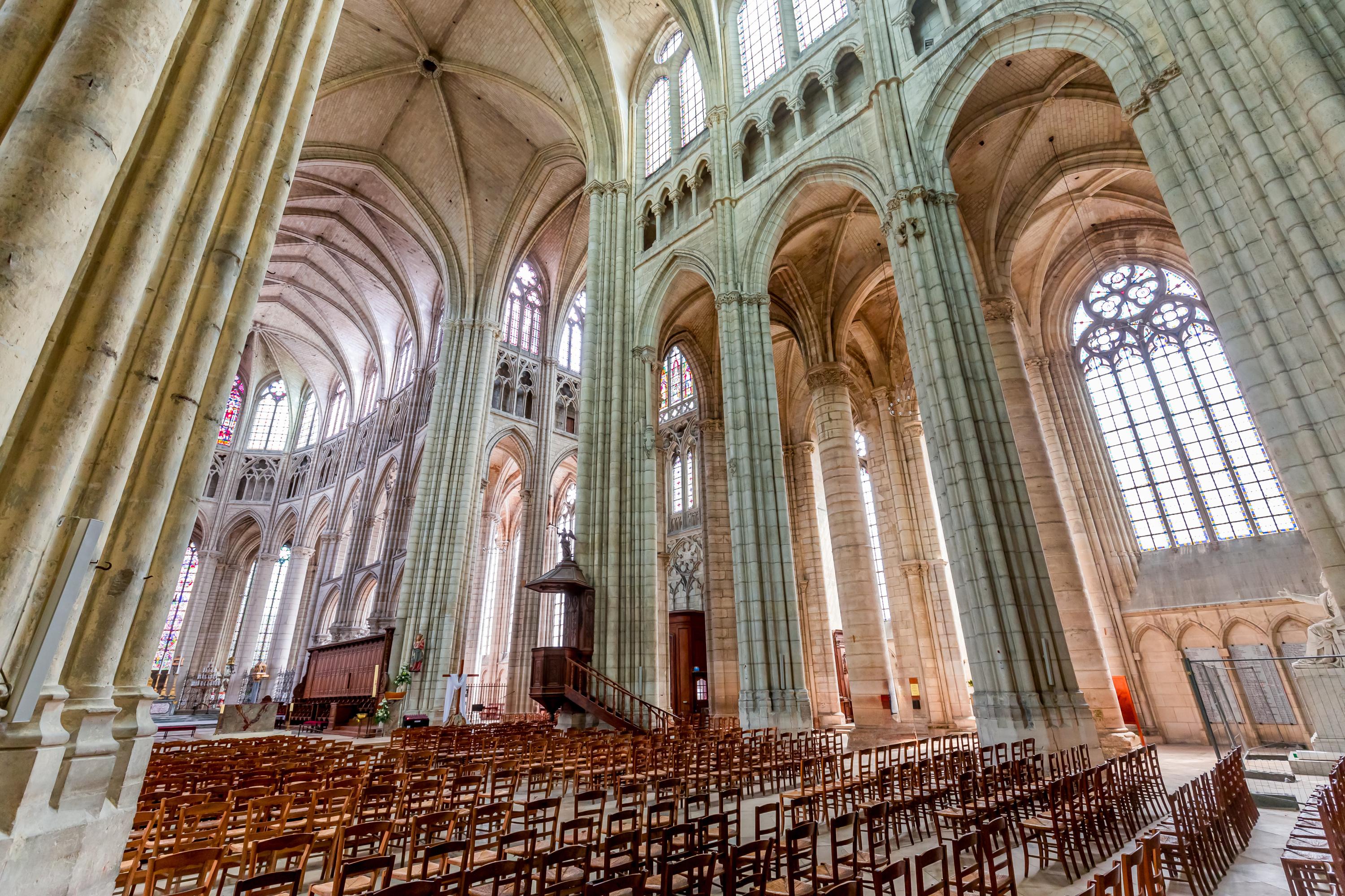 Abbé Pierre : les archives de l'Église dressent le portrait d’un «grand malade mental»