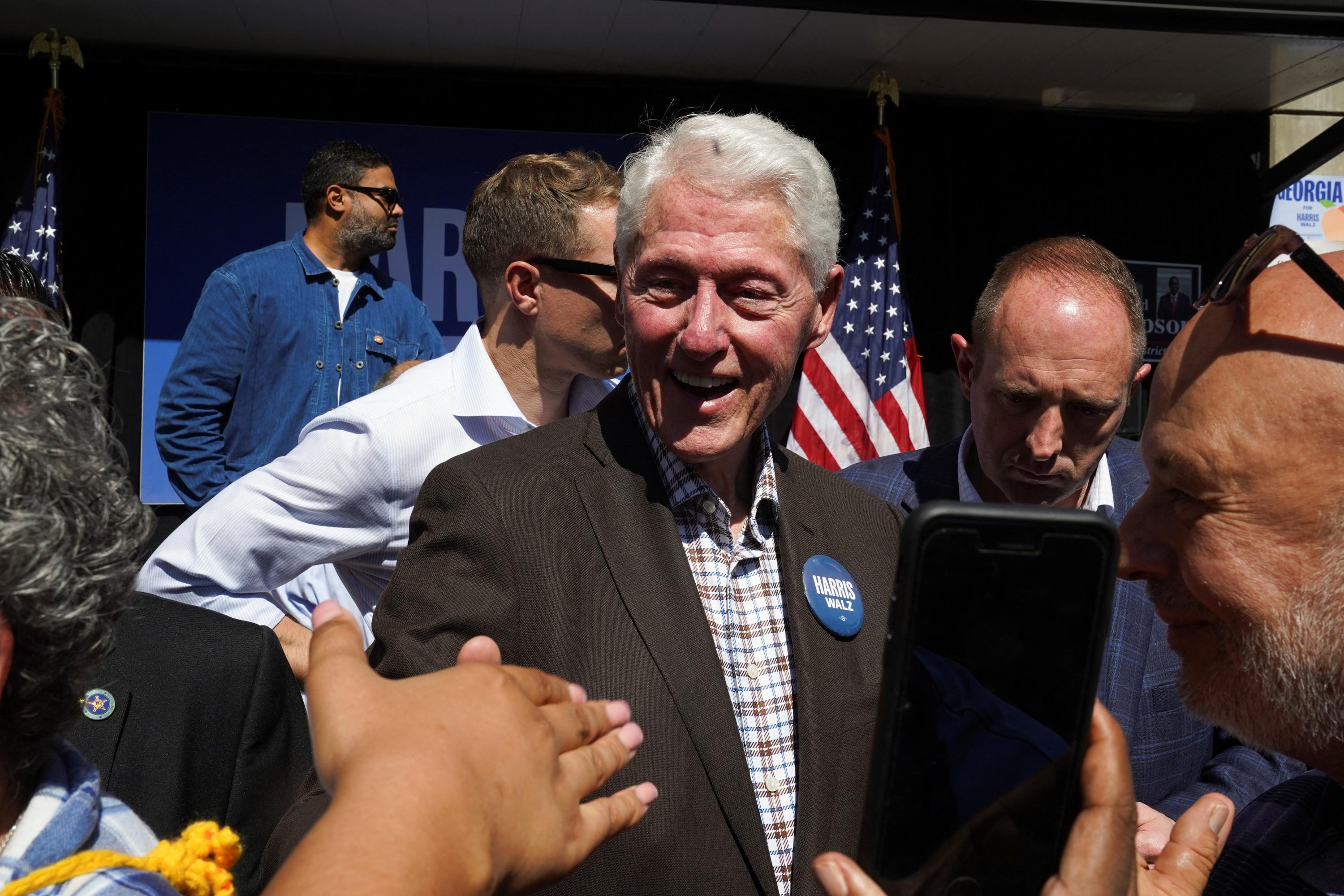 Présidentielle américaine : Bill Clinton en campagne pour Kamala Harris afin de séduire l’électorat afro-américain