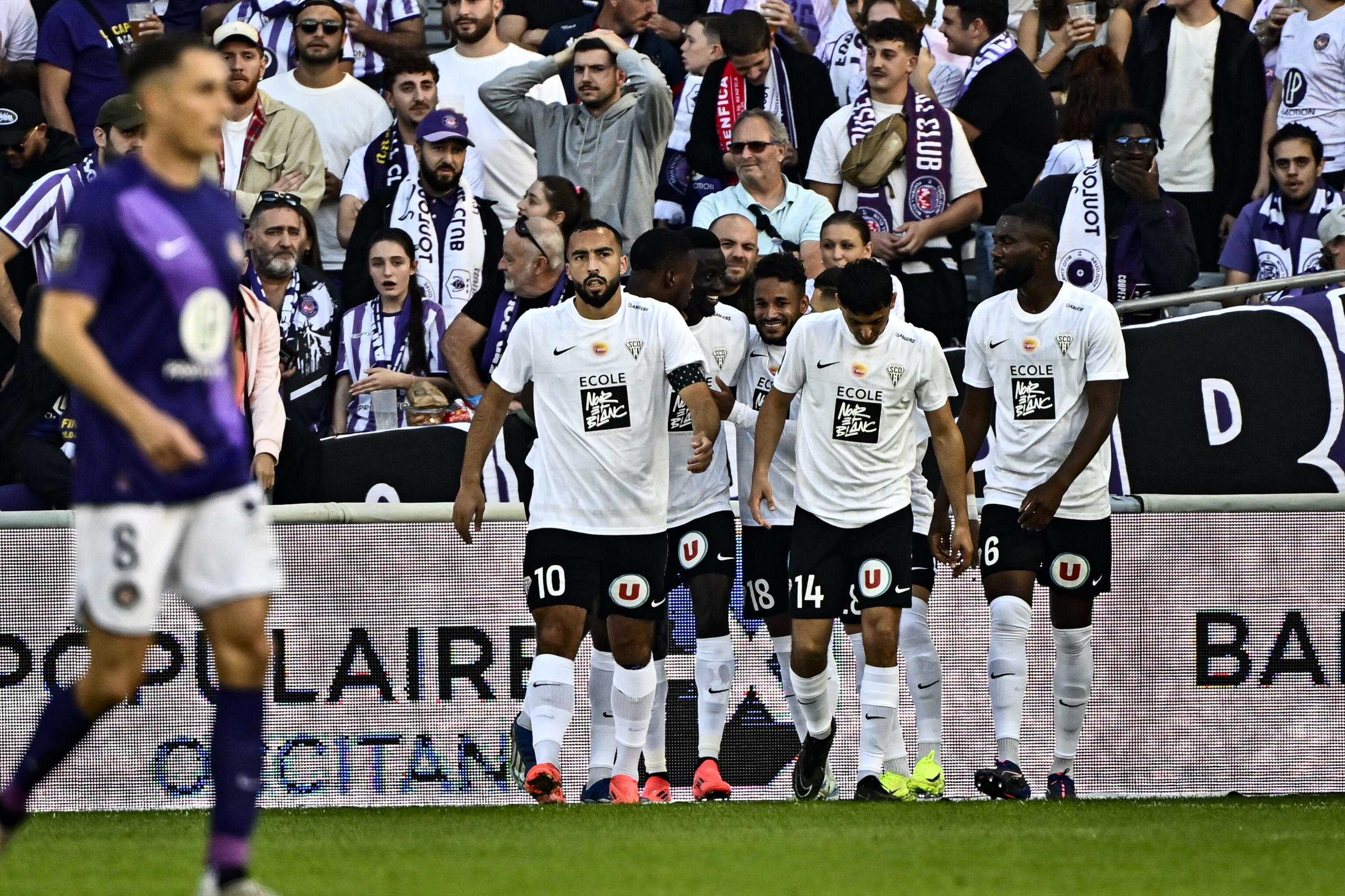 EN DIRECT - Multiplex Ligue 1 : Angers mène à Toulouse, Auxerre surprend Reims