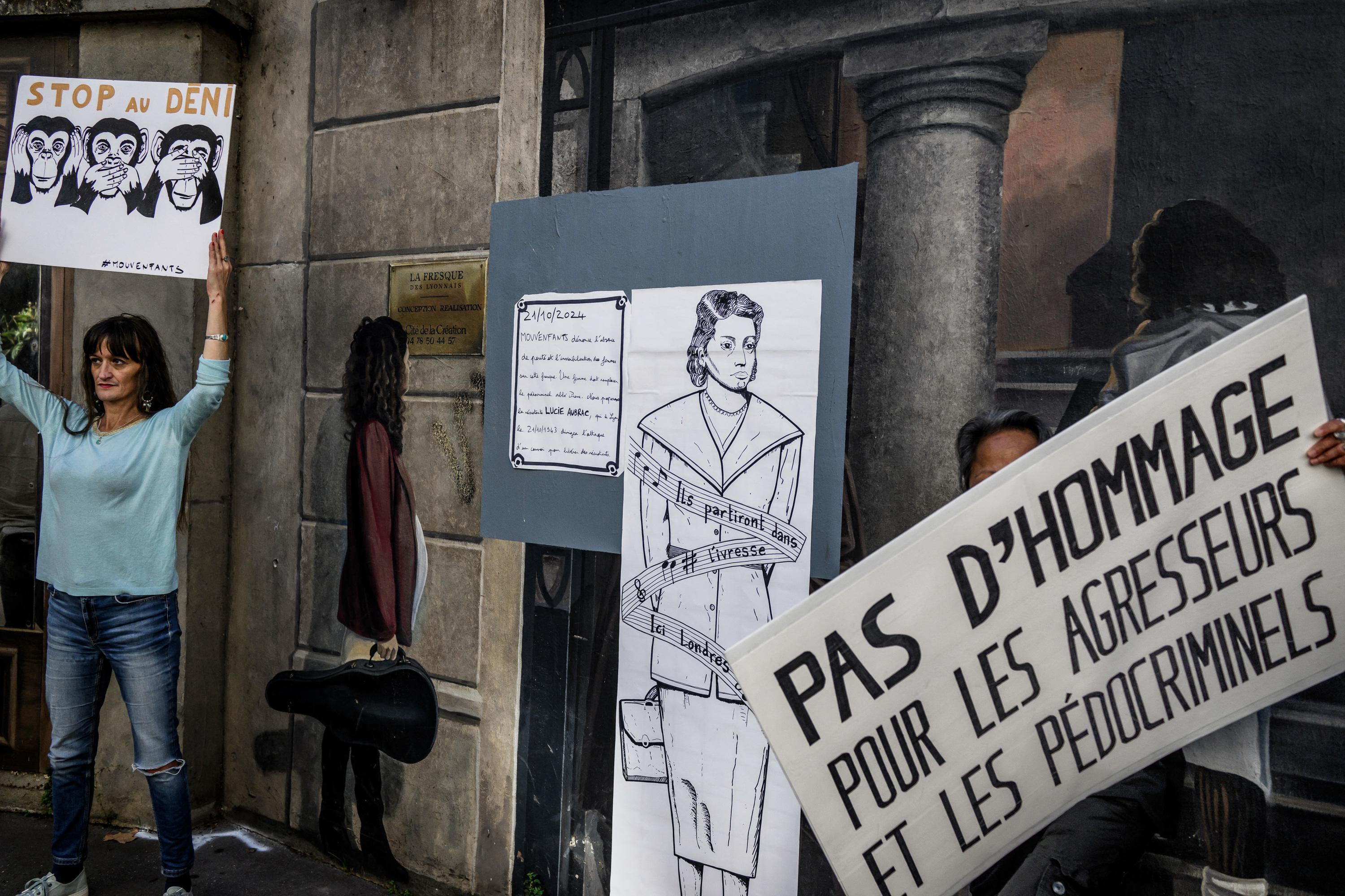 À Lyon, des militants remplacent l'Abbé Pierre par Lucie Aubrac sur la Fresque des Lyonnais