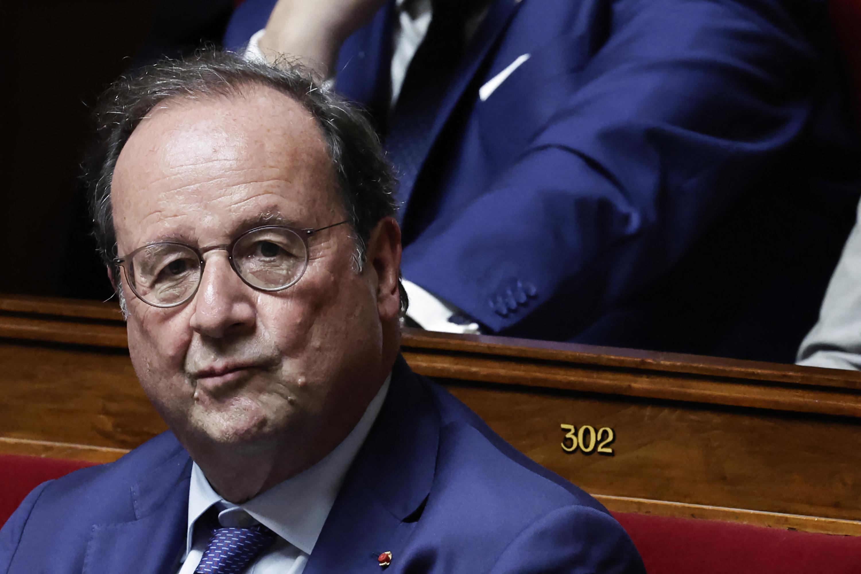 Réformes sociétales, éducation, culture... François Hollande étrille le bilan d’Emmanuel Macron