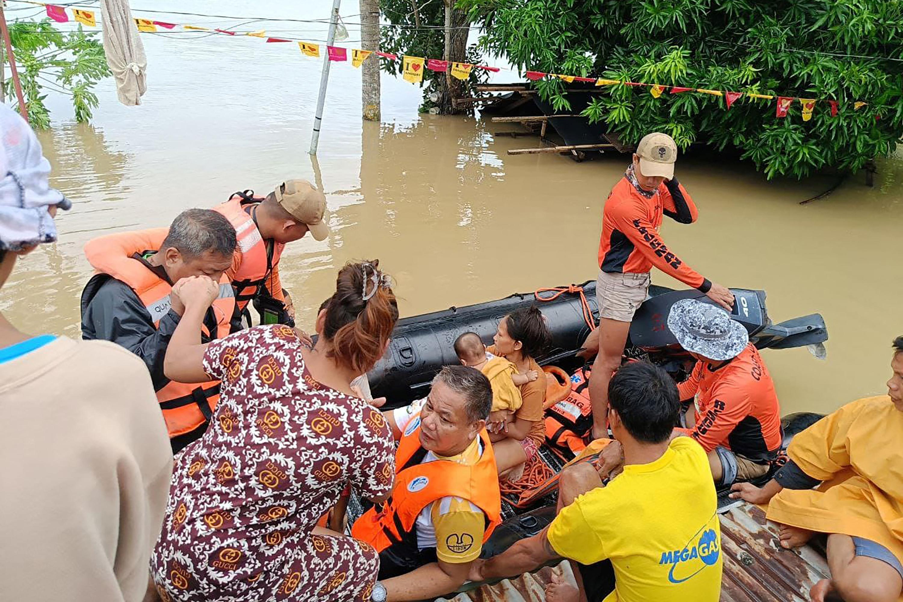 Philippines : la tempête Trami fait fuir des milliers de personnes de leur maison