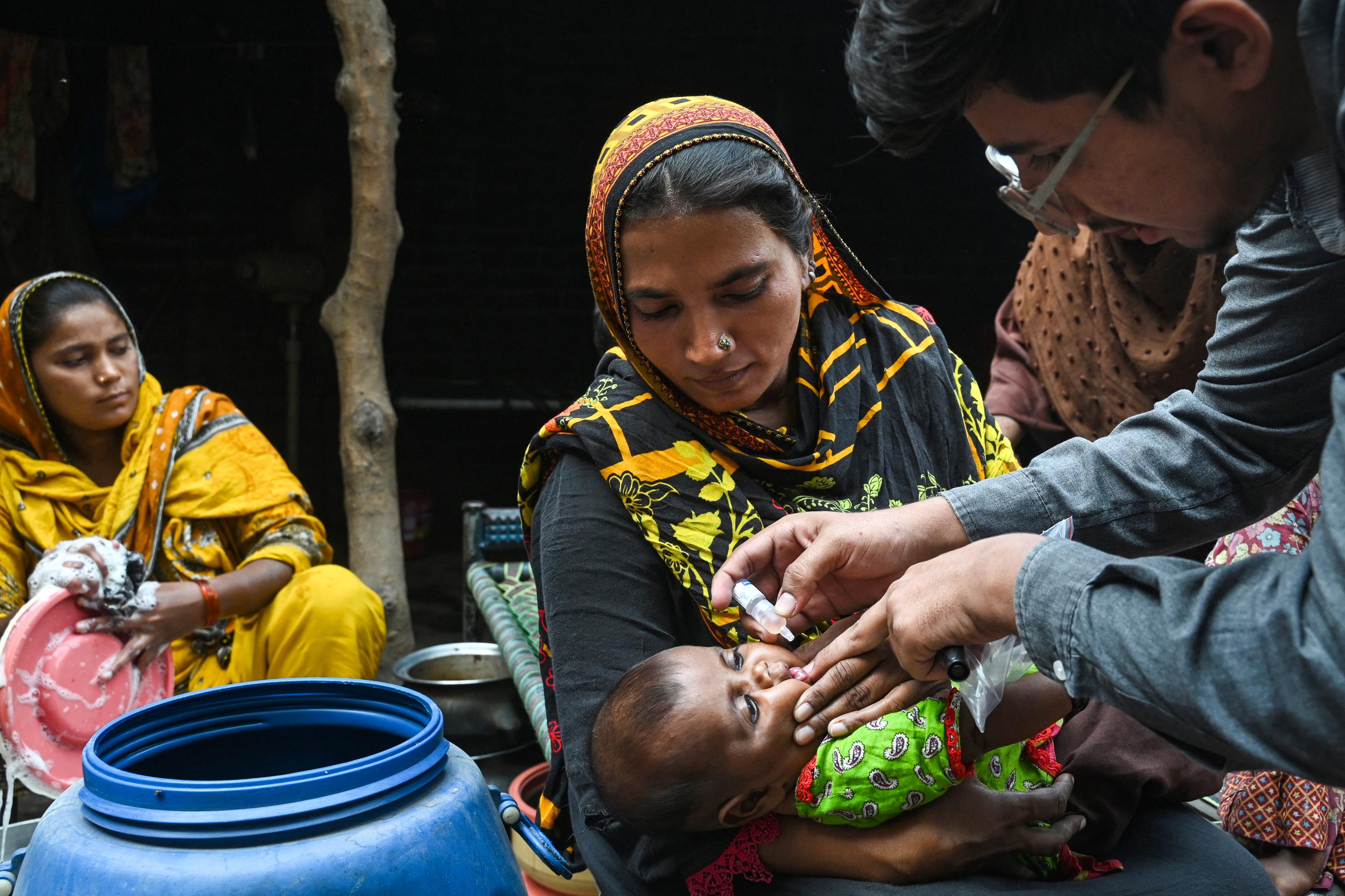 Pakistan: un policier tué alors qu’il protégeait la campagne de vaccination anti-polio