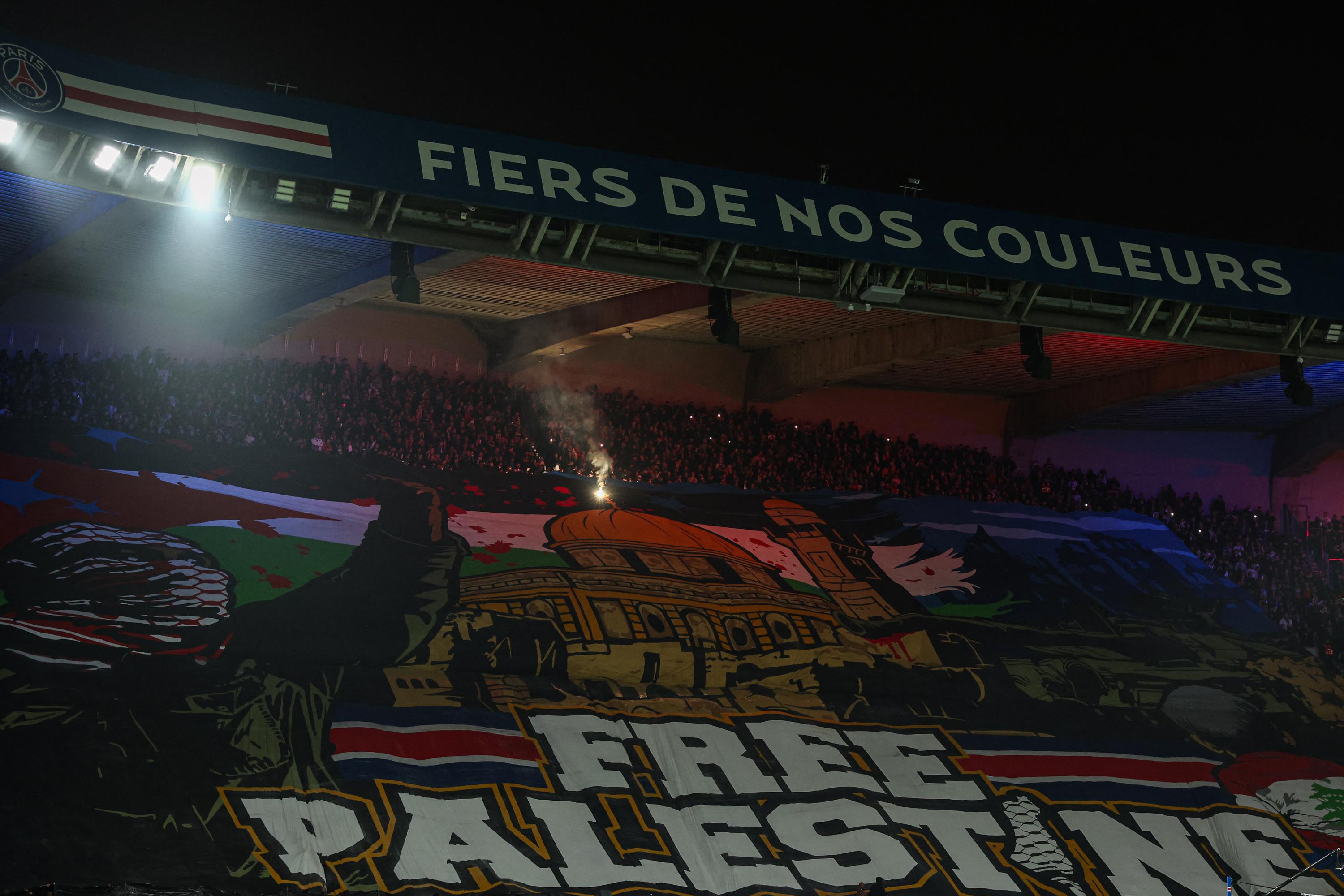 Tifo «Free Palestine» : «un appel à la paix entre les peuples» , assure le CUP, qui dédouane le PSG