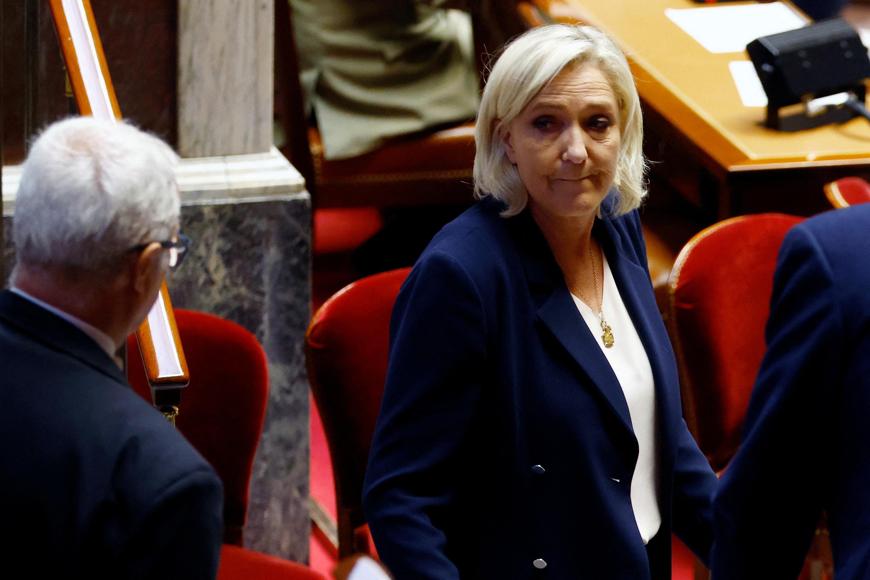 Procès des assistants parlementaires du FN: cinq ans de prison et une peine d’inéligibilité requis à l’encontre de Marine Le Pen