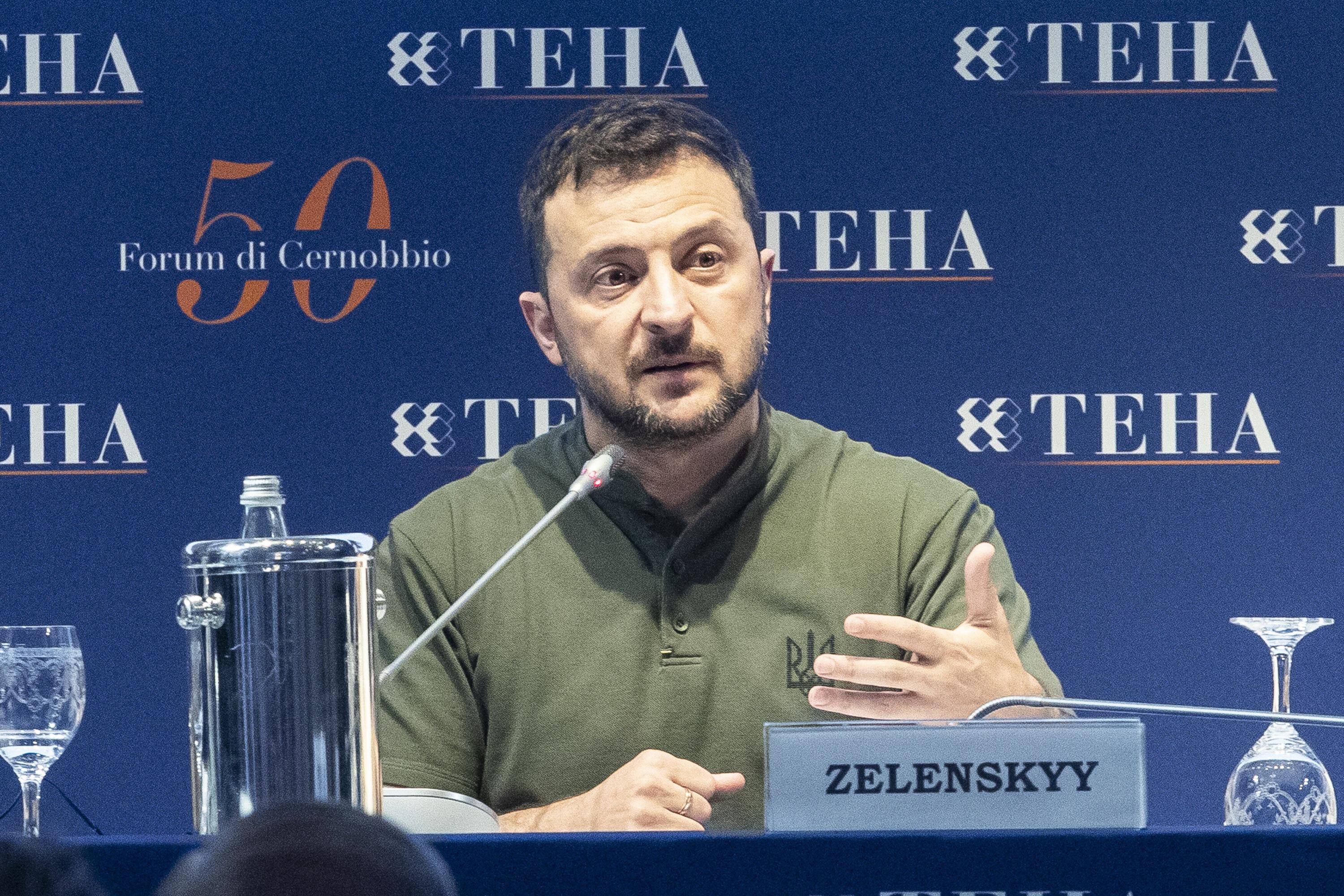 Guerre en Ukraine : Zelensky dit vouloir la fin de la guerre en 2025 par «des moyens diplomatiques»