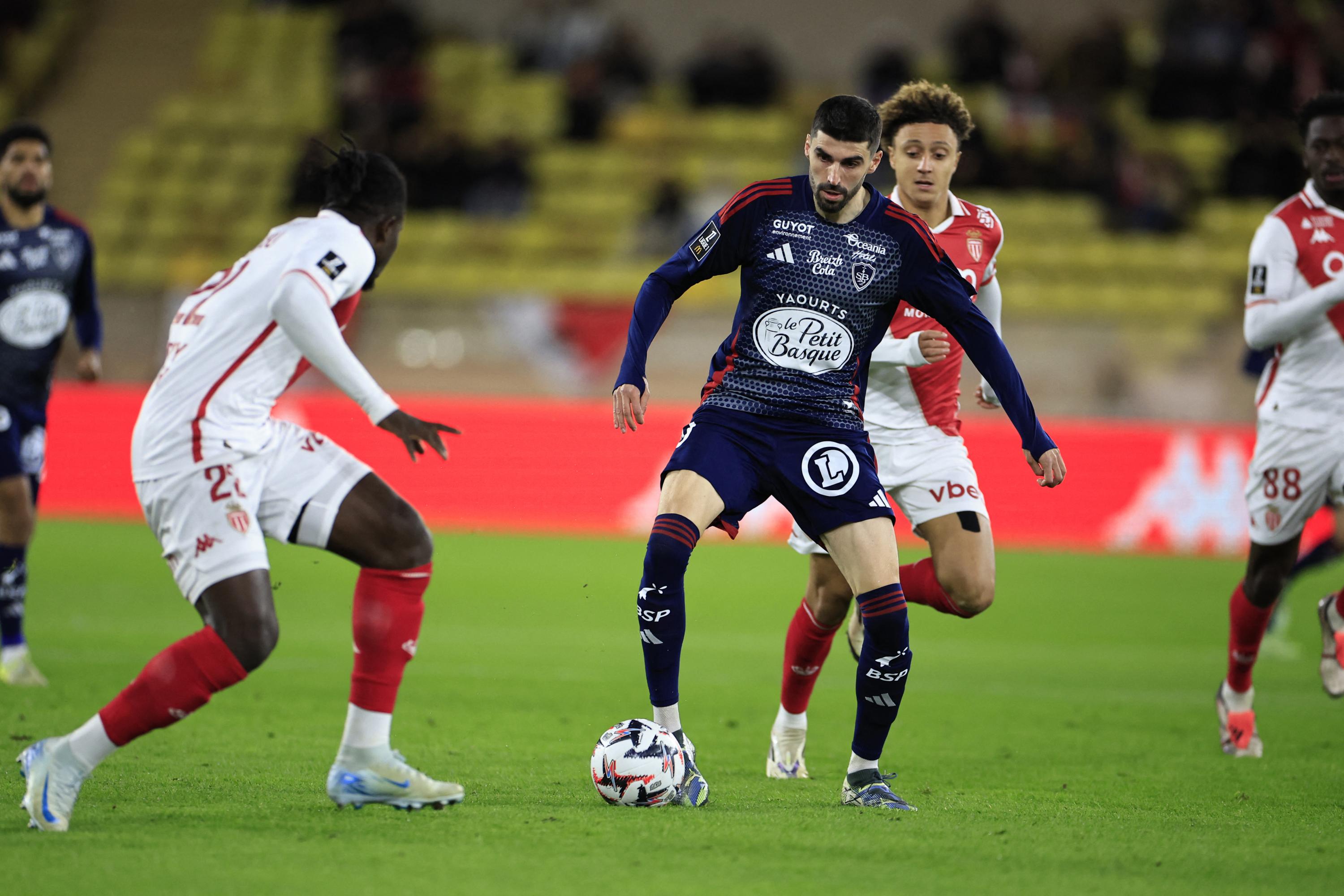 EN DIRECT - Monaco-Brest : les Bretons réduisent le score dès le retour des vestiaires