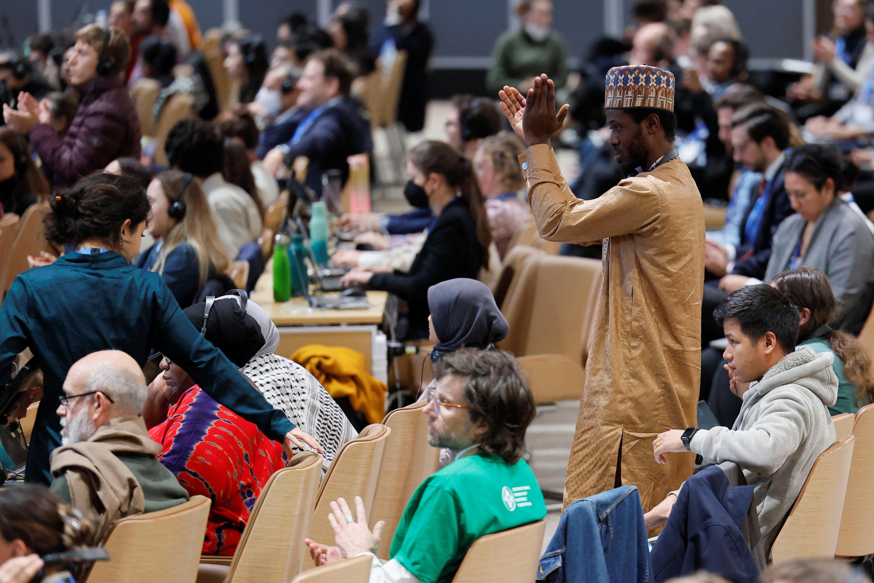 «Trop peu, trop tard», «mépris du monde développé»... Au Nord comme au Sud, la presse mondiale sévère sur la COP29