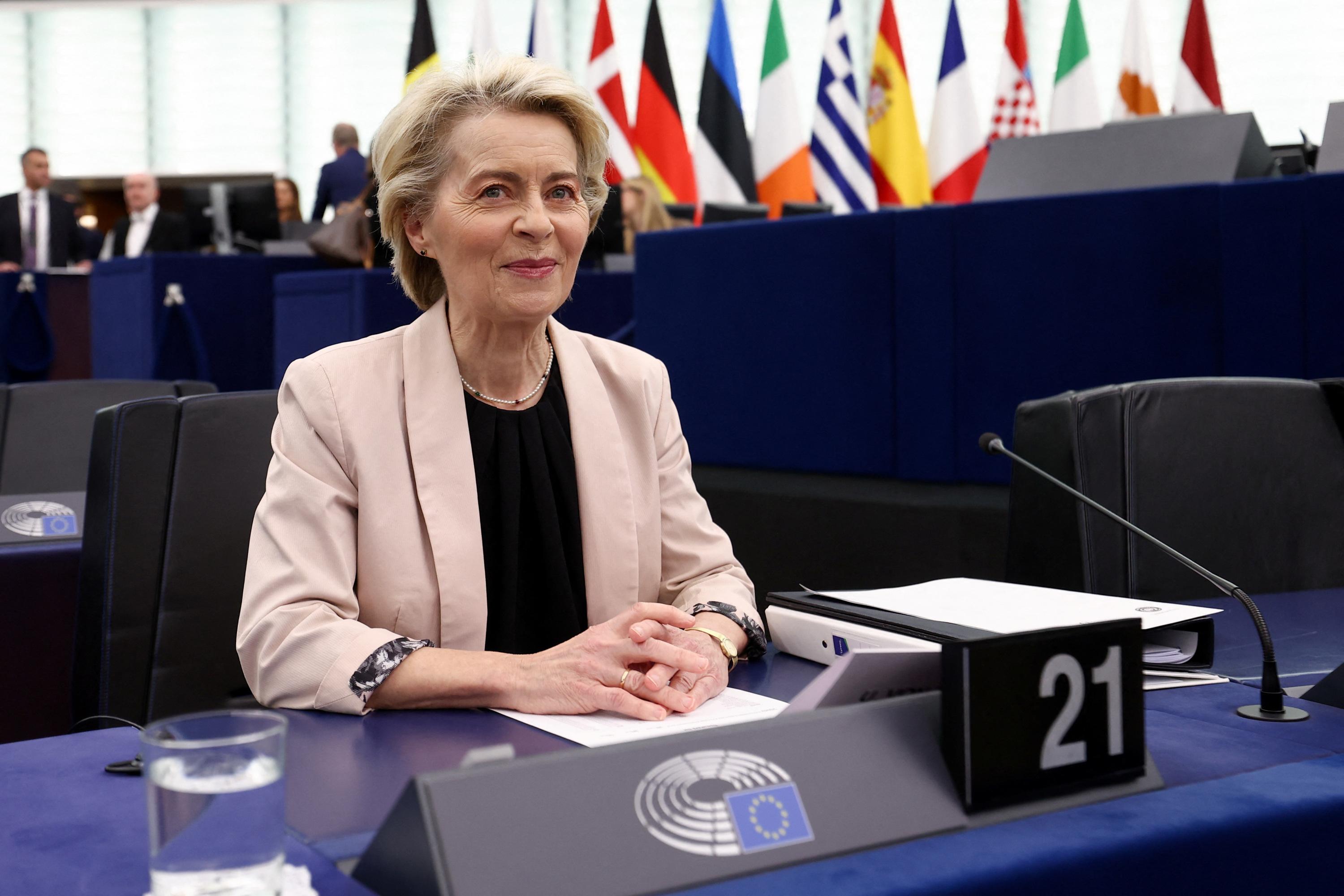 Commission européenne: les eurodéputés approuvent la nouvelle équipe d’Ursula von der Leyen