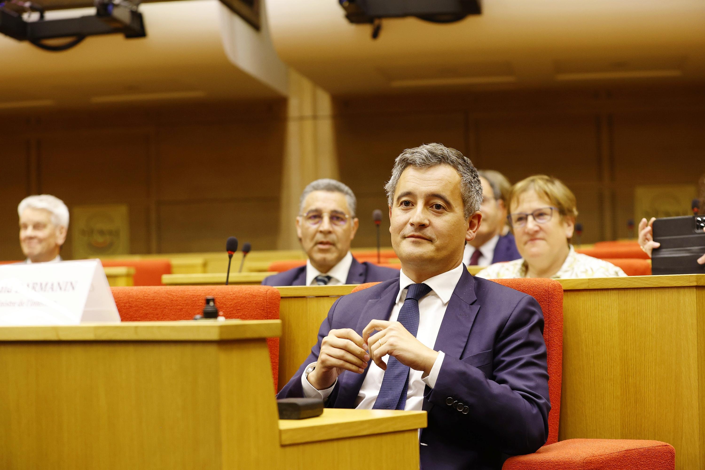 Budget : Darmanin appelle Barnier à faire des compromis notamment avec le RN