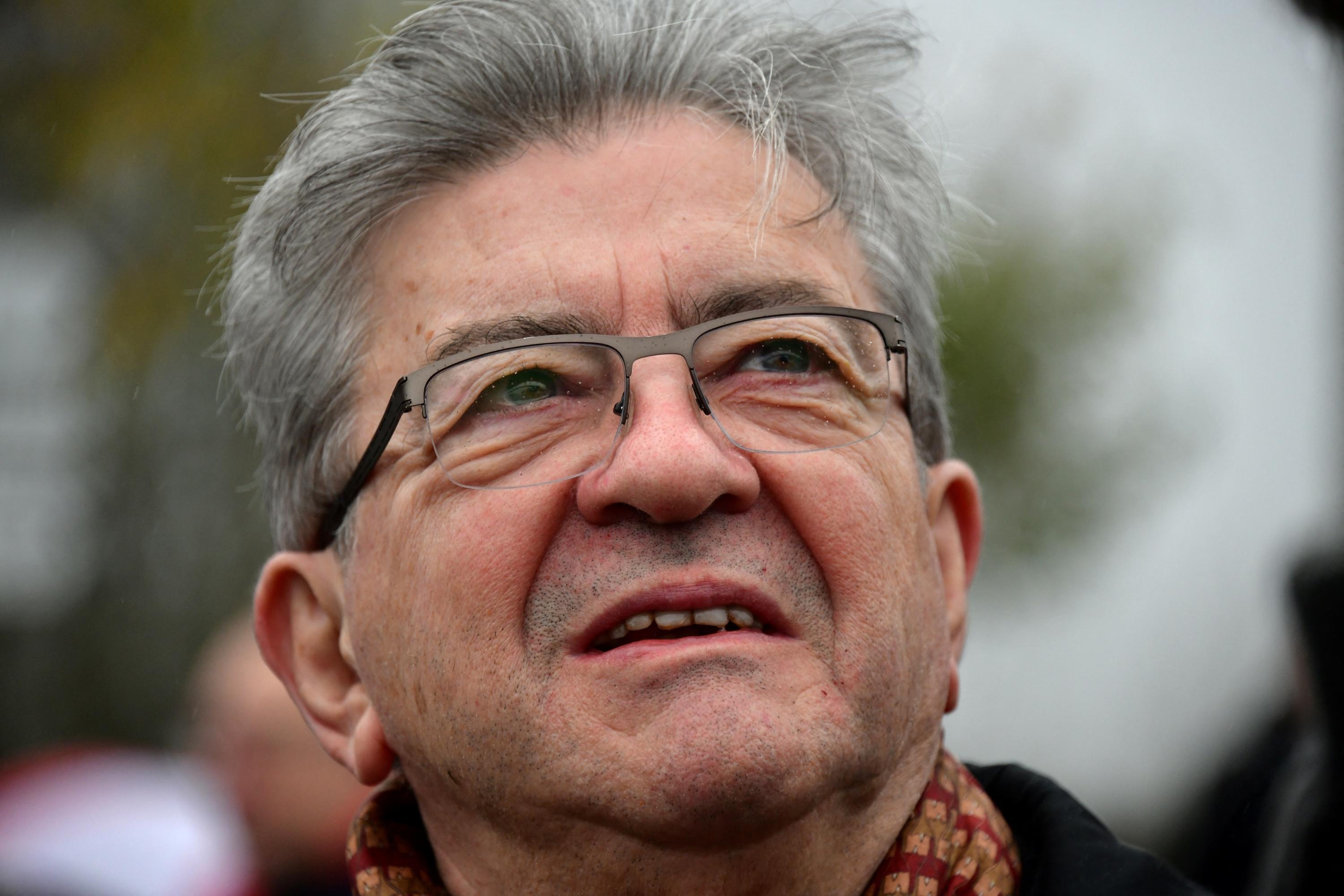 «C’est ça la solution» : en cas de censure, Mélenchon exhorte Macron à démissionner s’il refuse de nommer Castets à Matignon