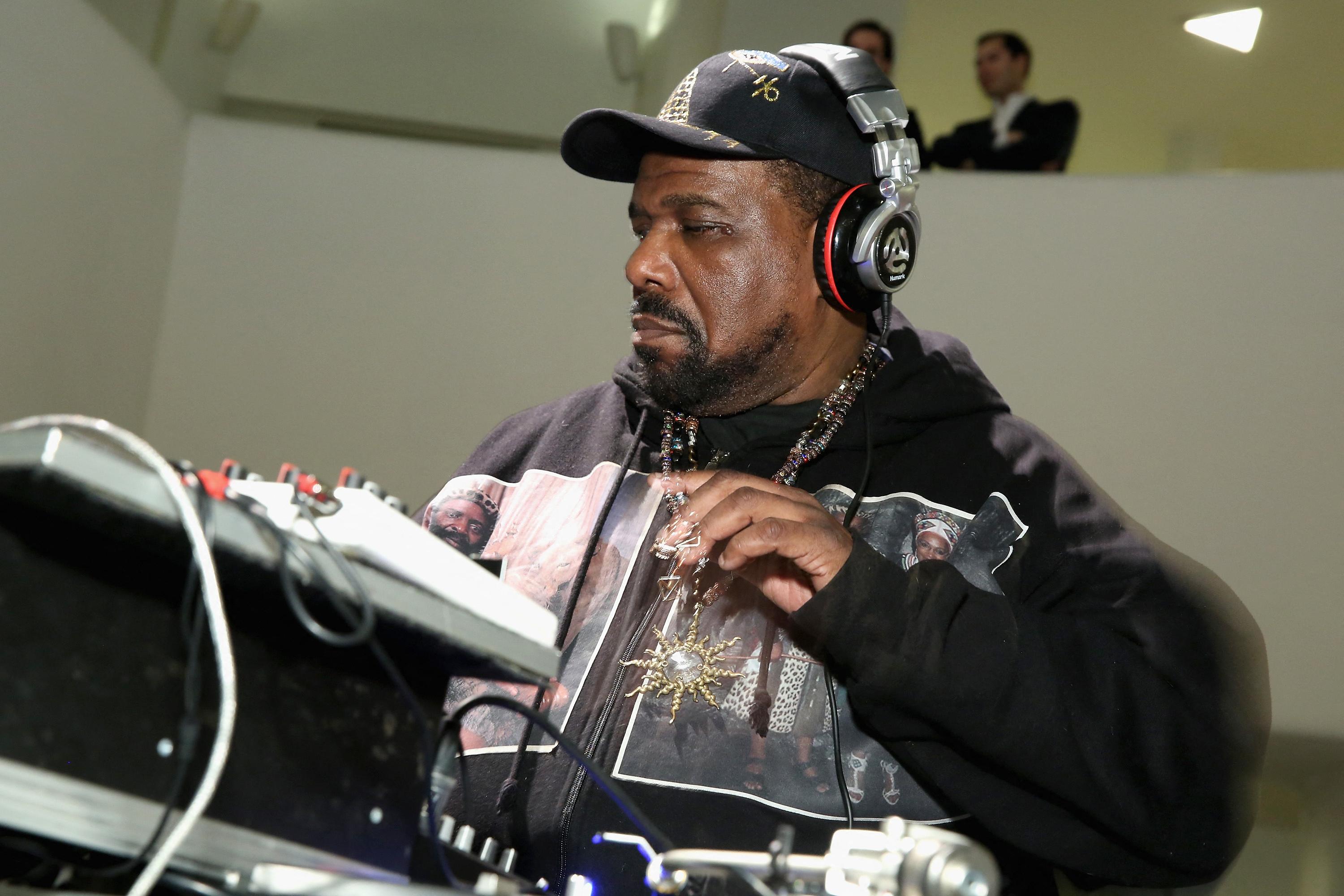 Afrika Bambaataa, pionnier du hip-hop, accusé d’agression sexuelle par un rappeur français