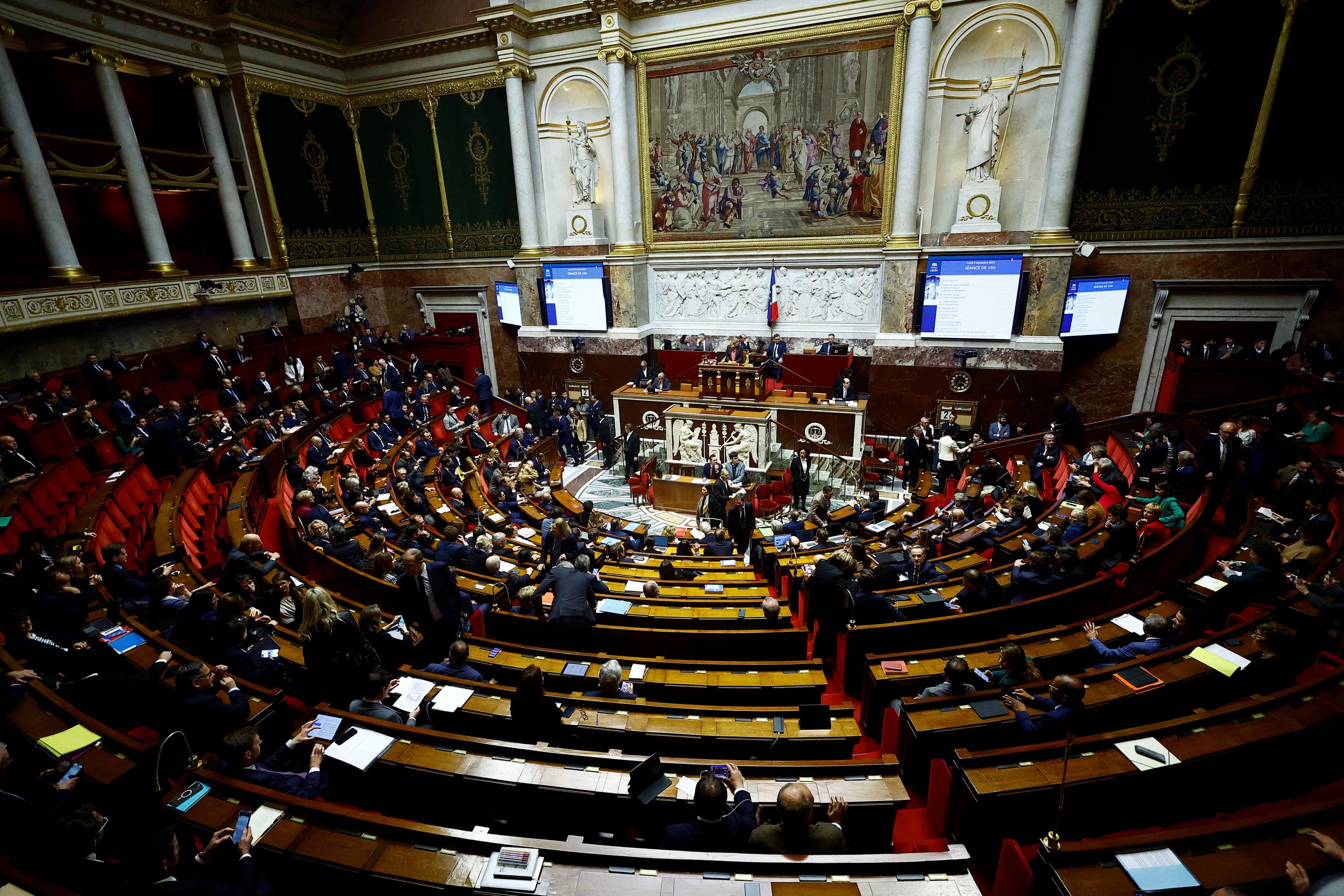 Ces députés de gauche qui n’ont pas signé la motion de censure du Nouveau Front populaire