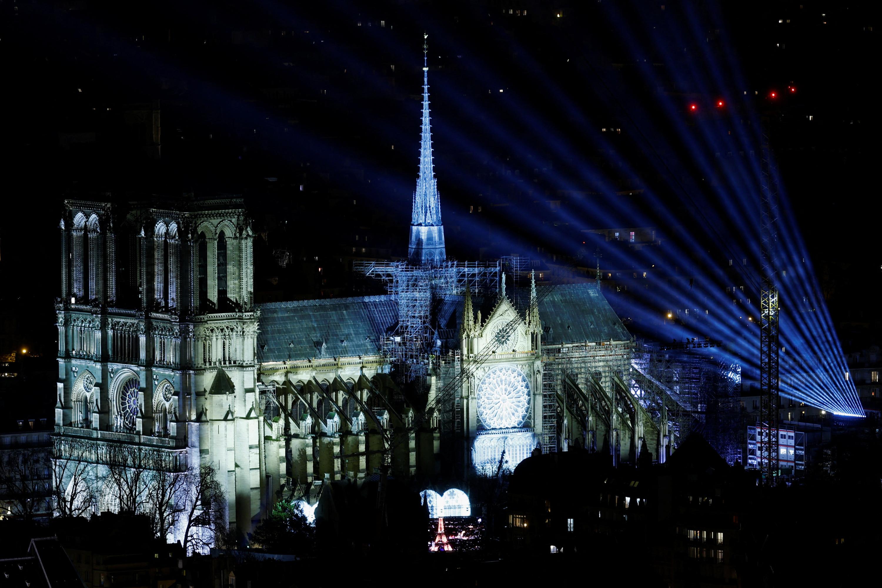 « Un symbole de fraternité » : pour la réouverture de Notre-Dame, le diocèse de Paris ouvre un livre d'or