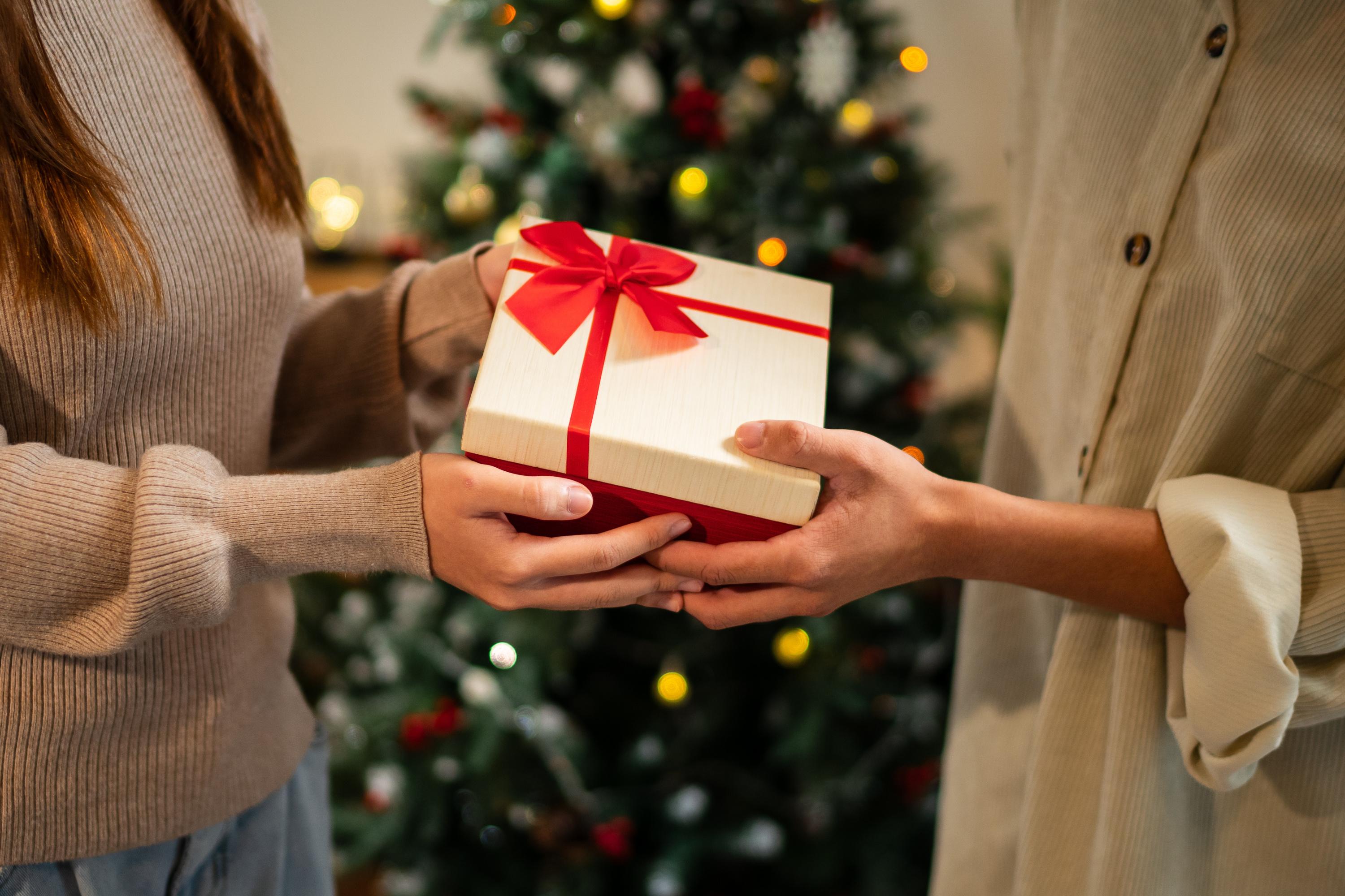 Les Français revendent toujours plus leurs cadeaux de Noël... pour mieux «se faire plaisir»