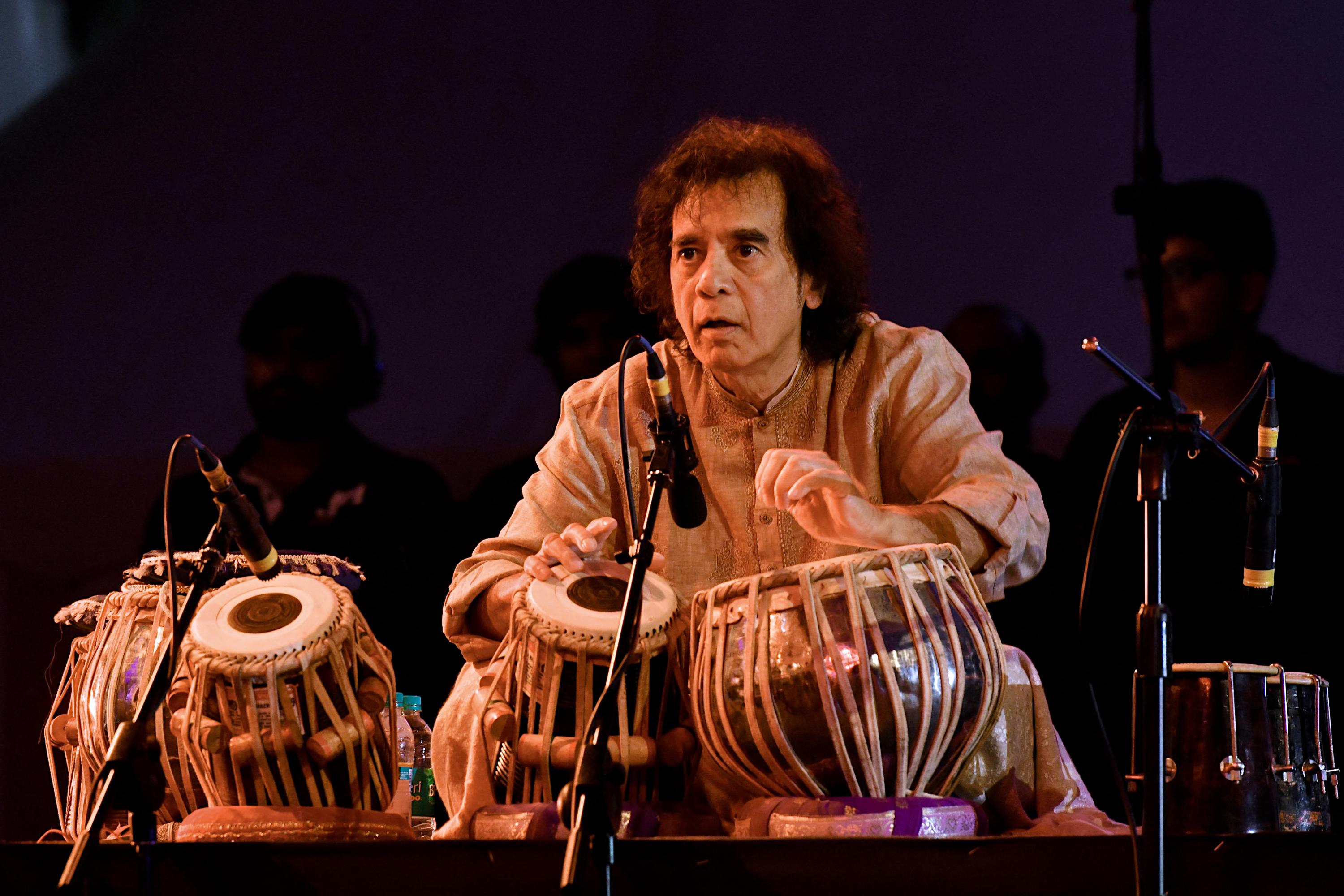 Mort de Zakir Hussain, maître du tabla