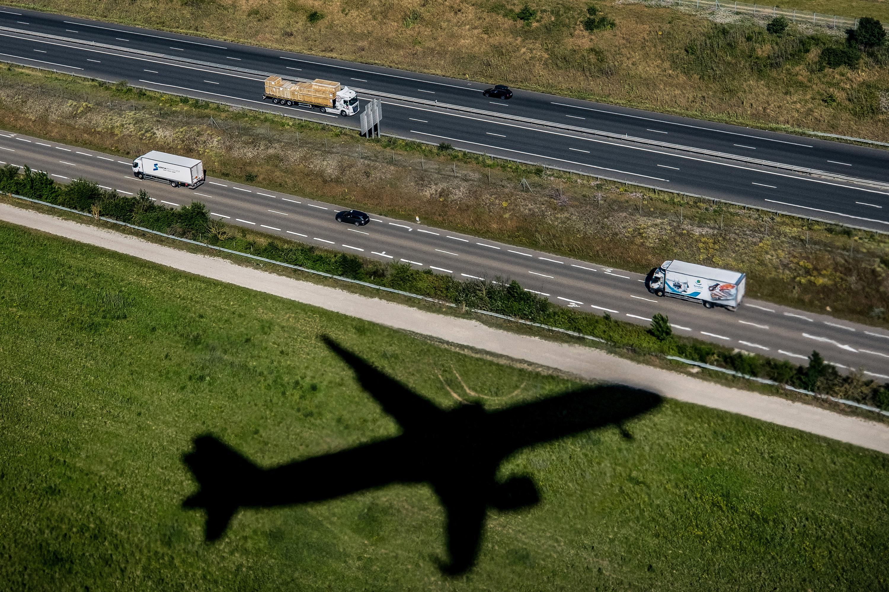 Une grève des contrôleurs aériens entraîne des annulations de vols dans plusieurs aéroports ce mardi 17 décembre