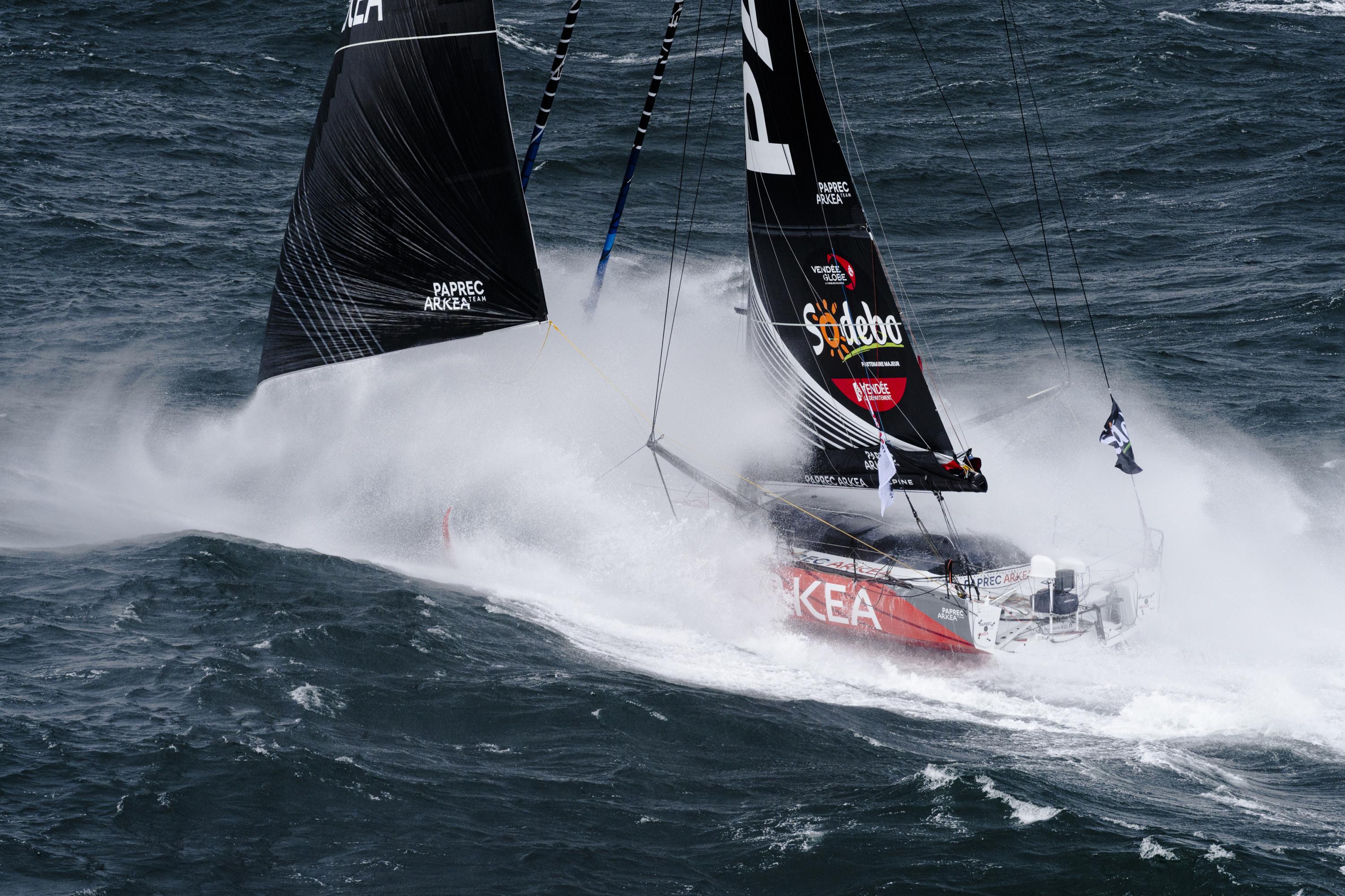 Vendée Globe : Dalin et Richomme séparés de moins de trois milles après quarante jours de mer