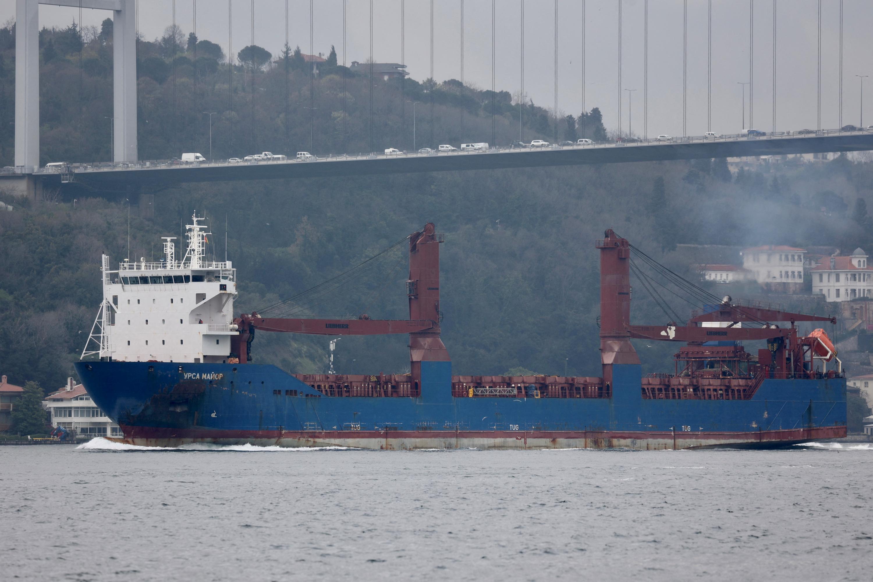 Méditerranée: deux marins portés disparus après le naufrage d'un cargo russe