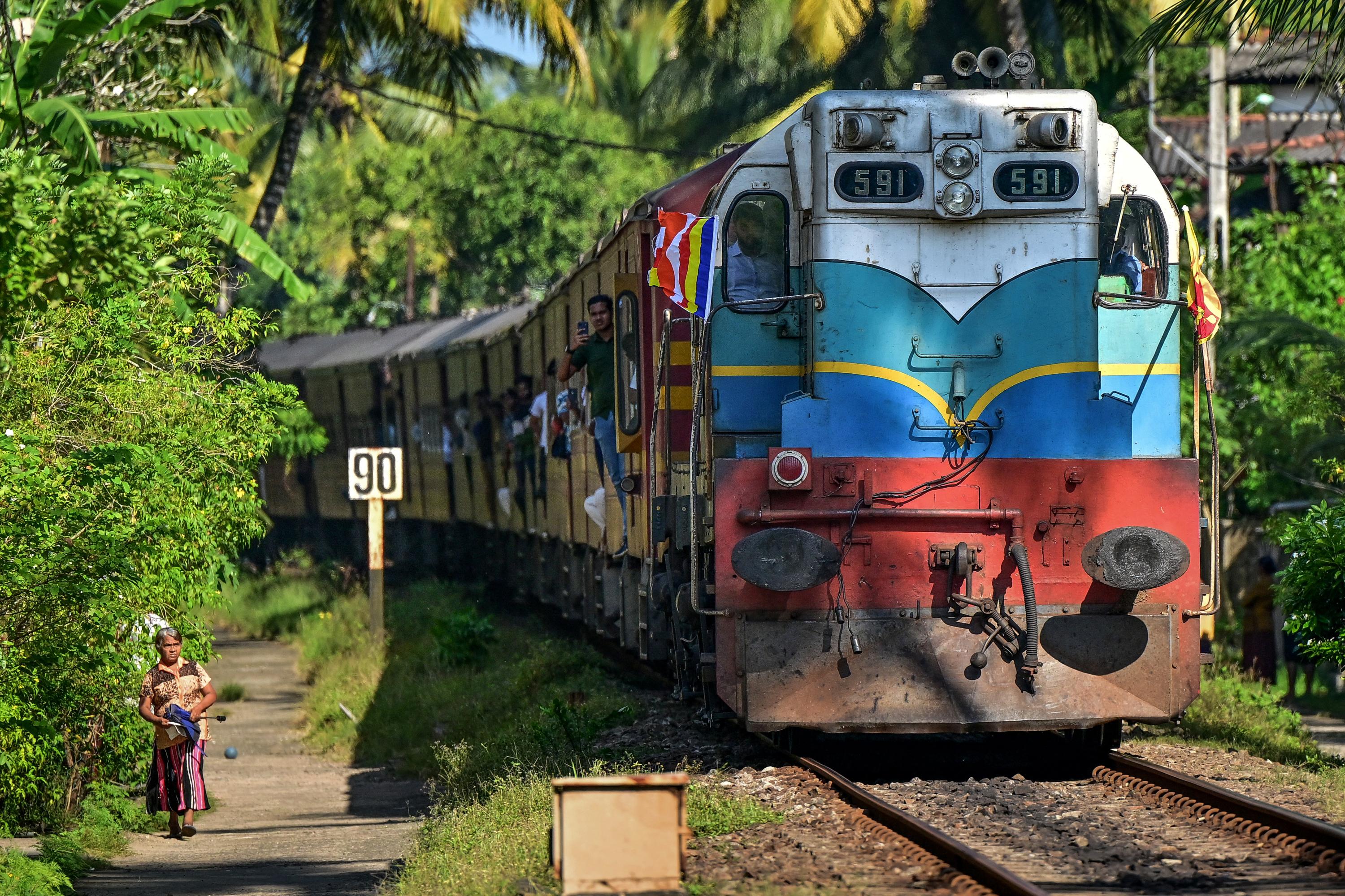 «Cela ravive des souvenirs douloureux» : au Sri Lanka, le train rend hommage aux victimes du tsunami de 2004