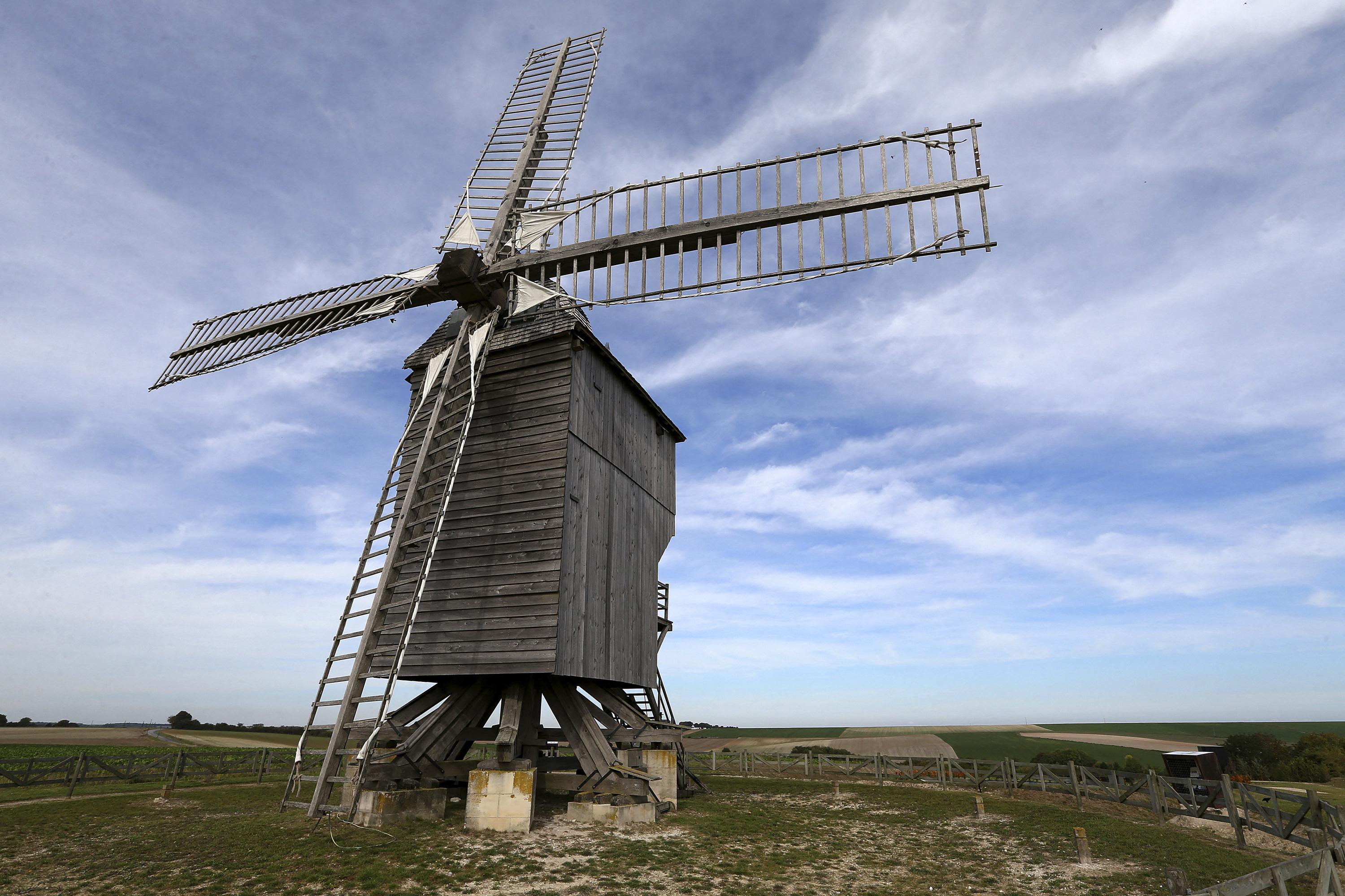 Symbole de la Ire République, le moulin de Valmy va retrouver ses ailes en 2025