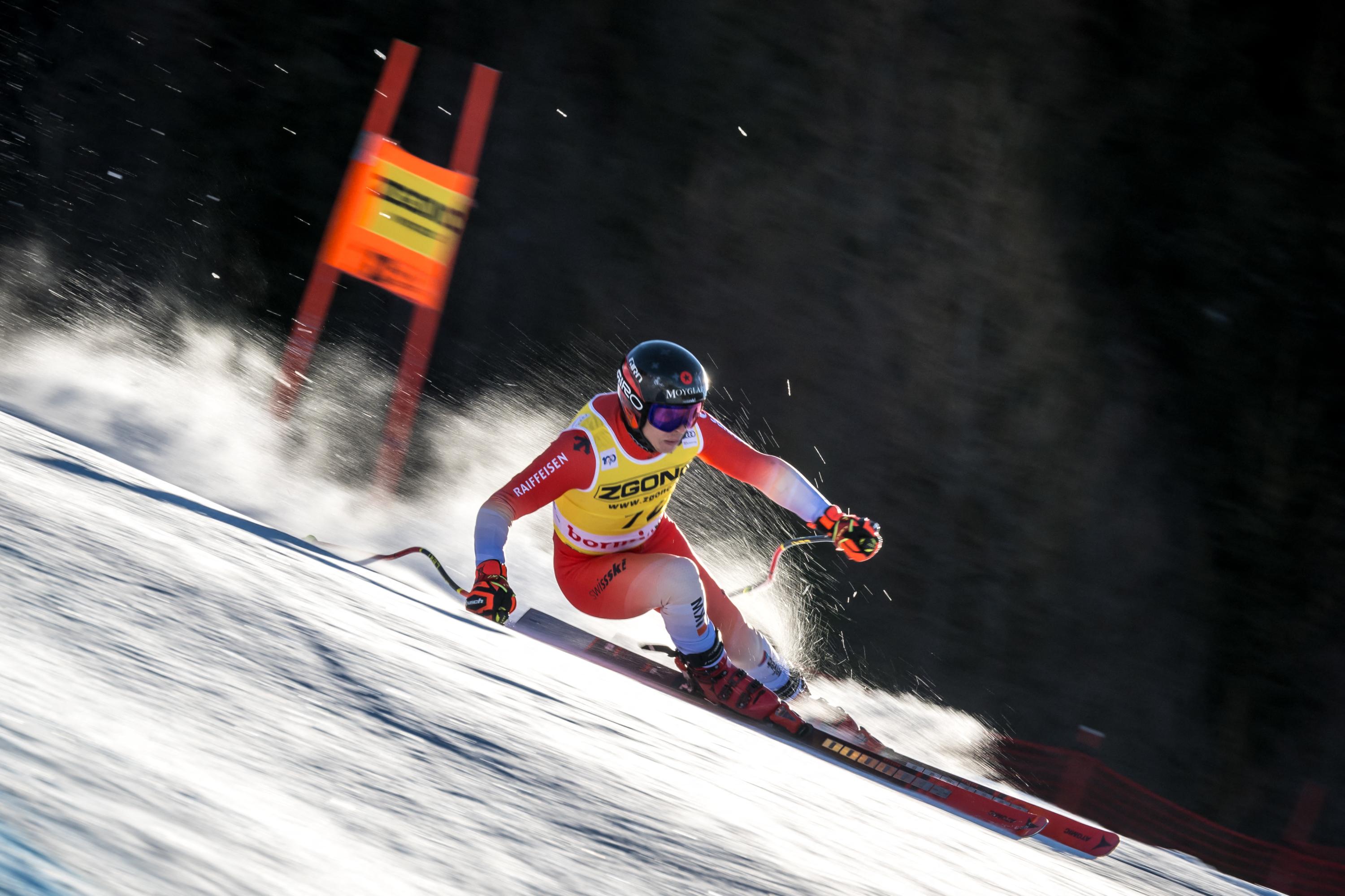 Ski alpin : après sa lourde chute, la suite de la saison de Caviezel compromise