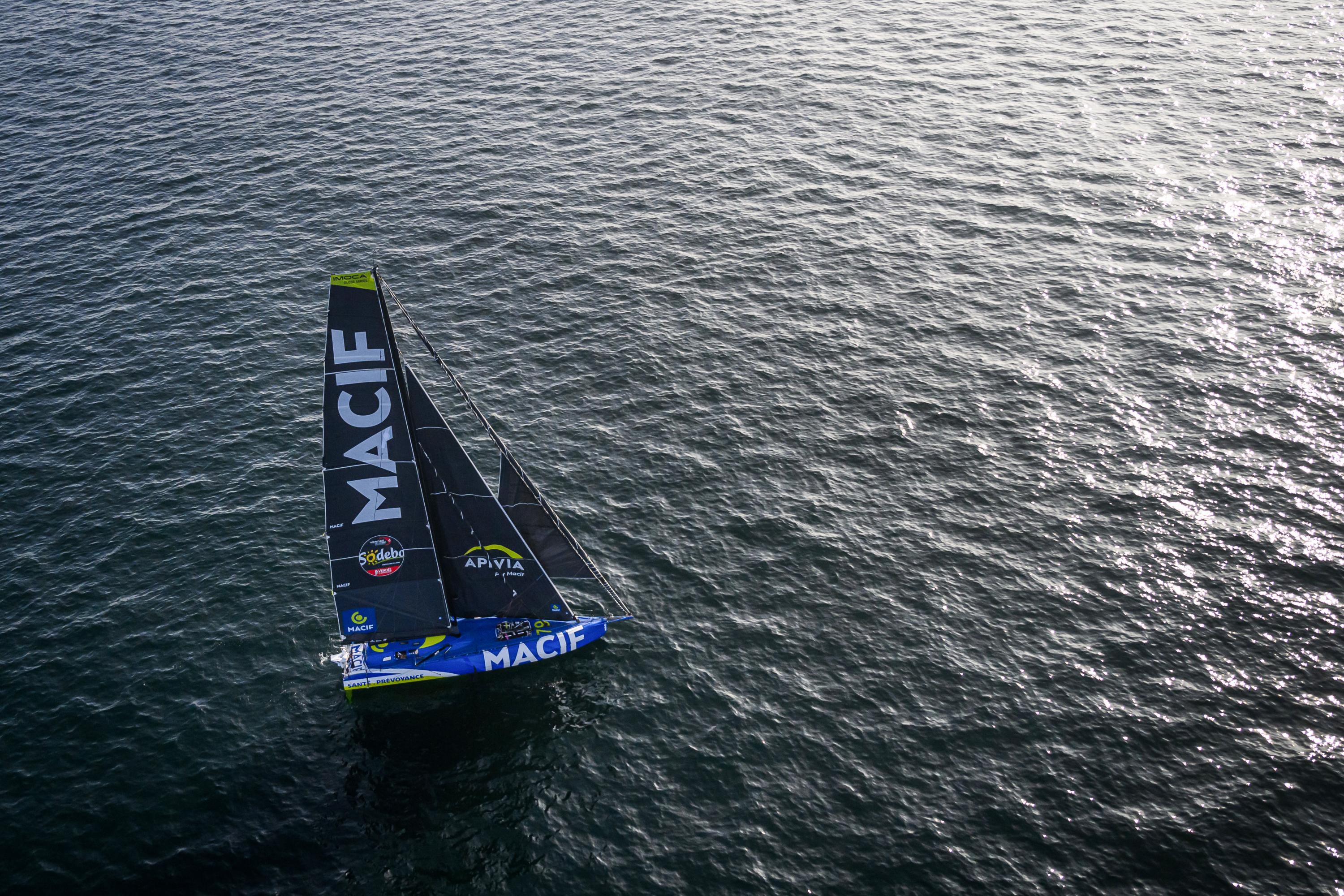 Vendée Globe: la bagarre continue entre Dalin et Richomme en tête de course