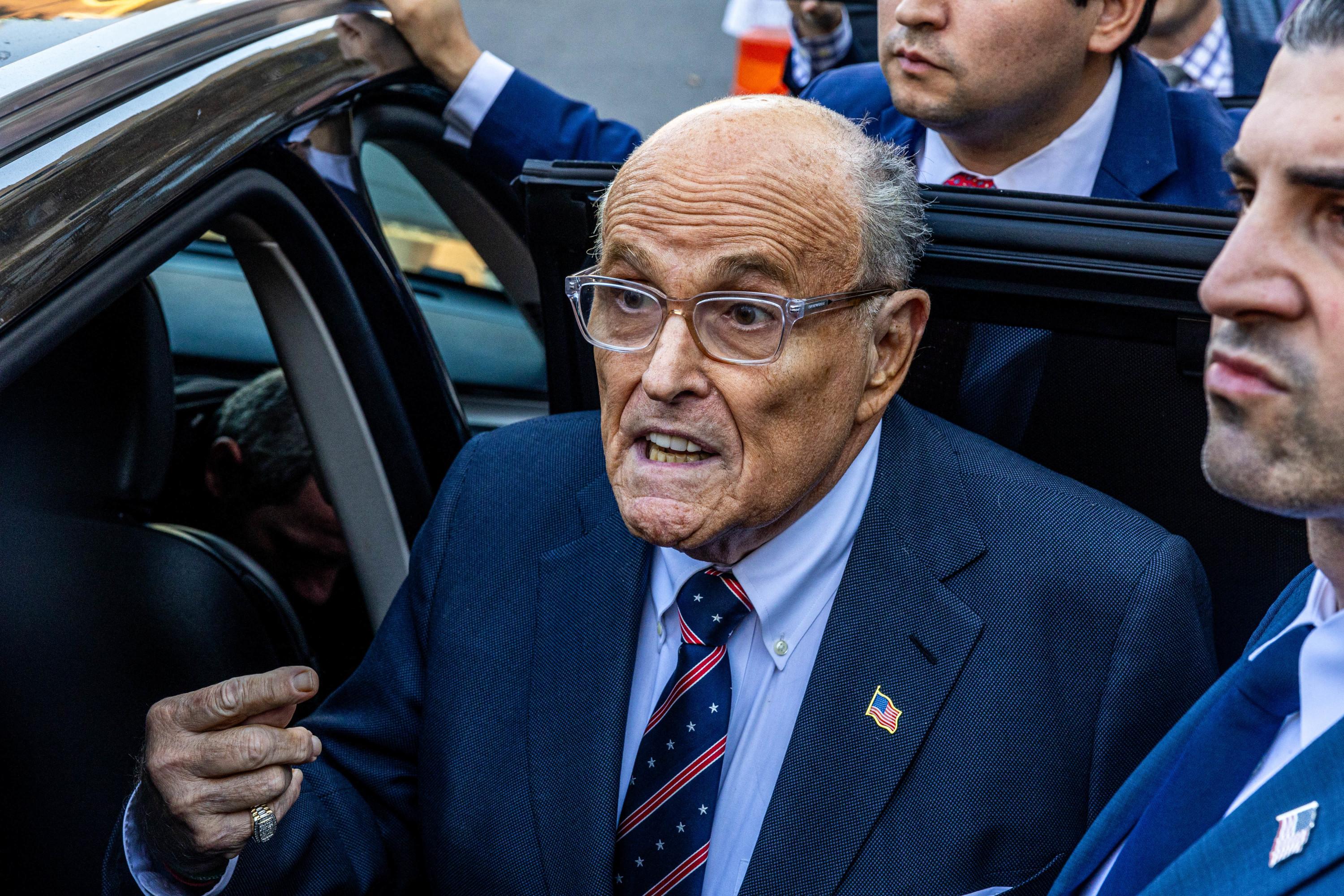 Rudy Giuliani, ex-avocat de Trump, tenu responsable d'entrave à la justice