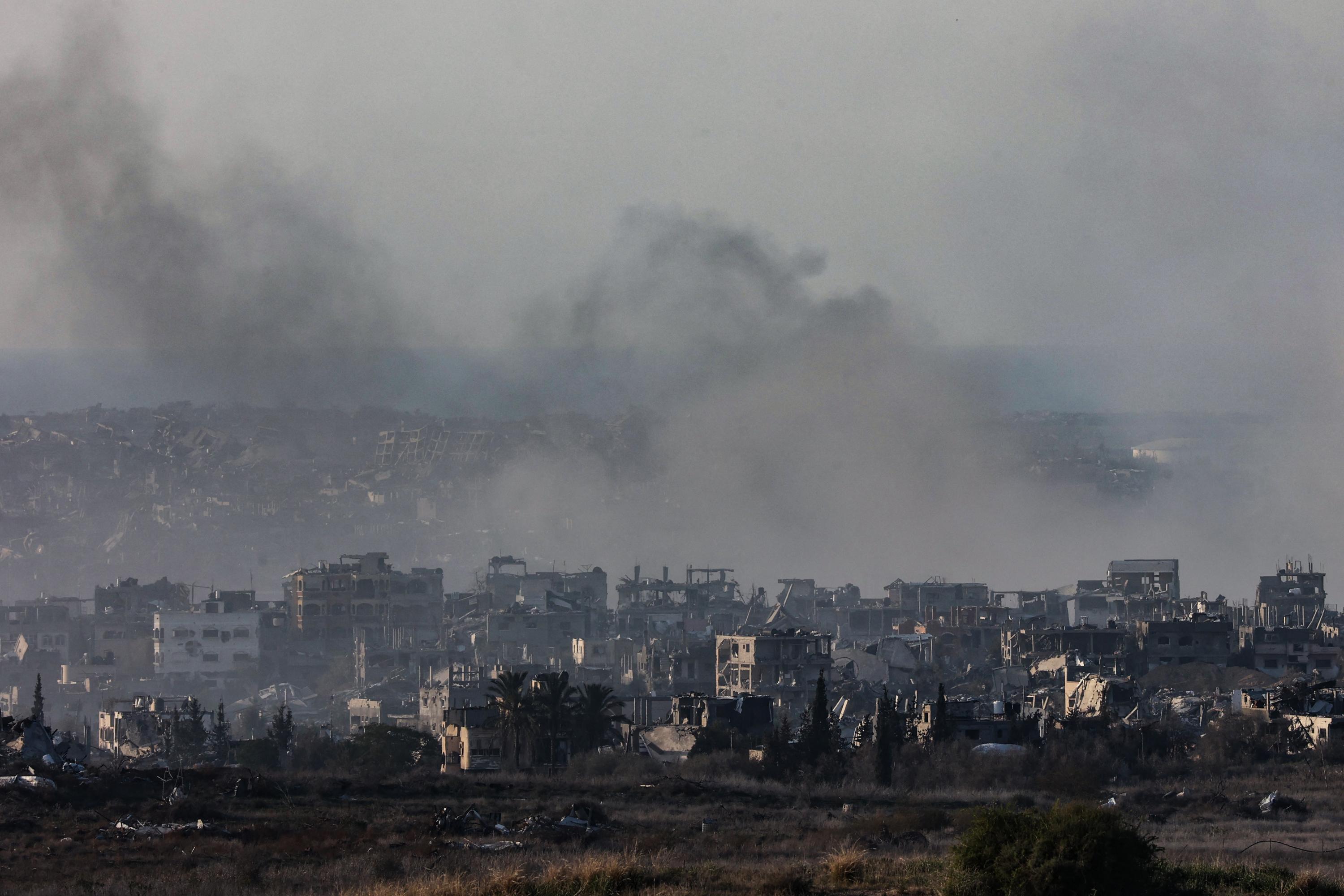 Gaza : les services de secours font état de 12 morts après des frappes israéliennes