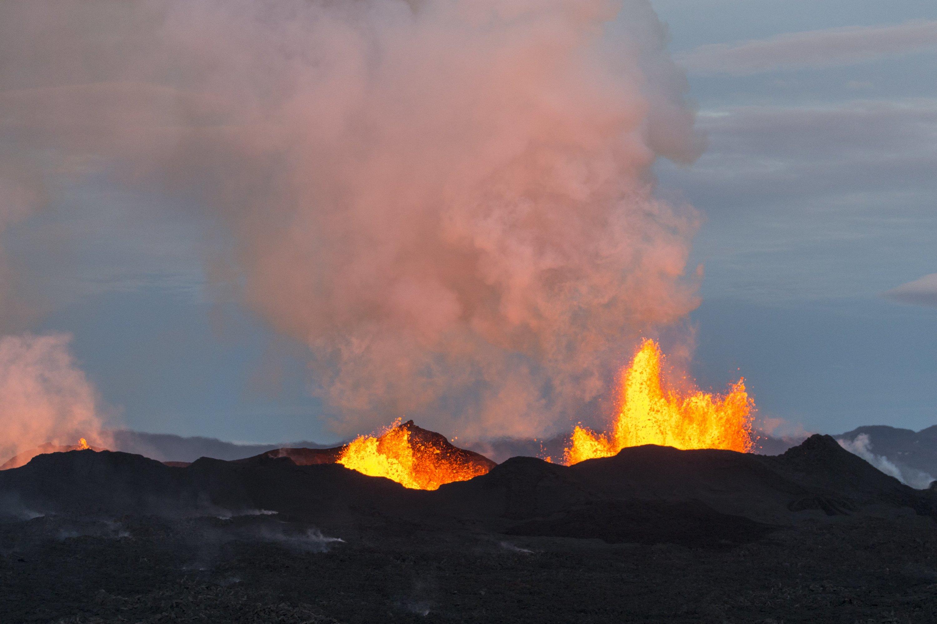 Islande: des séismes secouent un grand volcan, signe avant-coureur d'une éruption