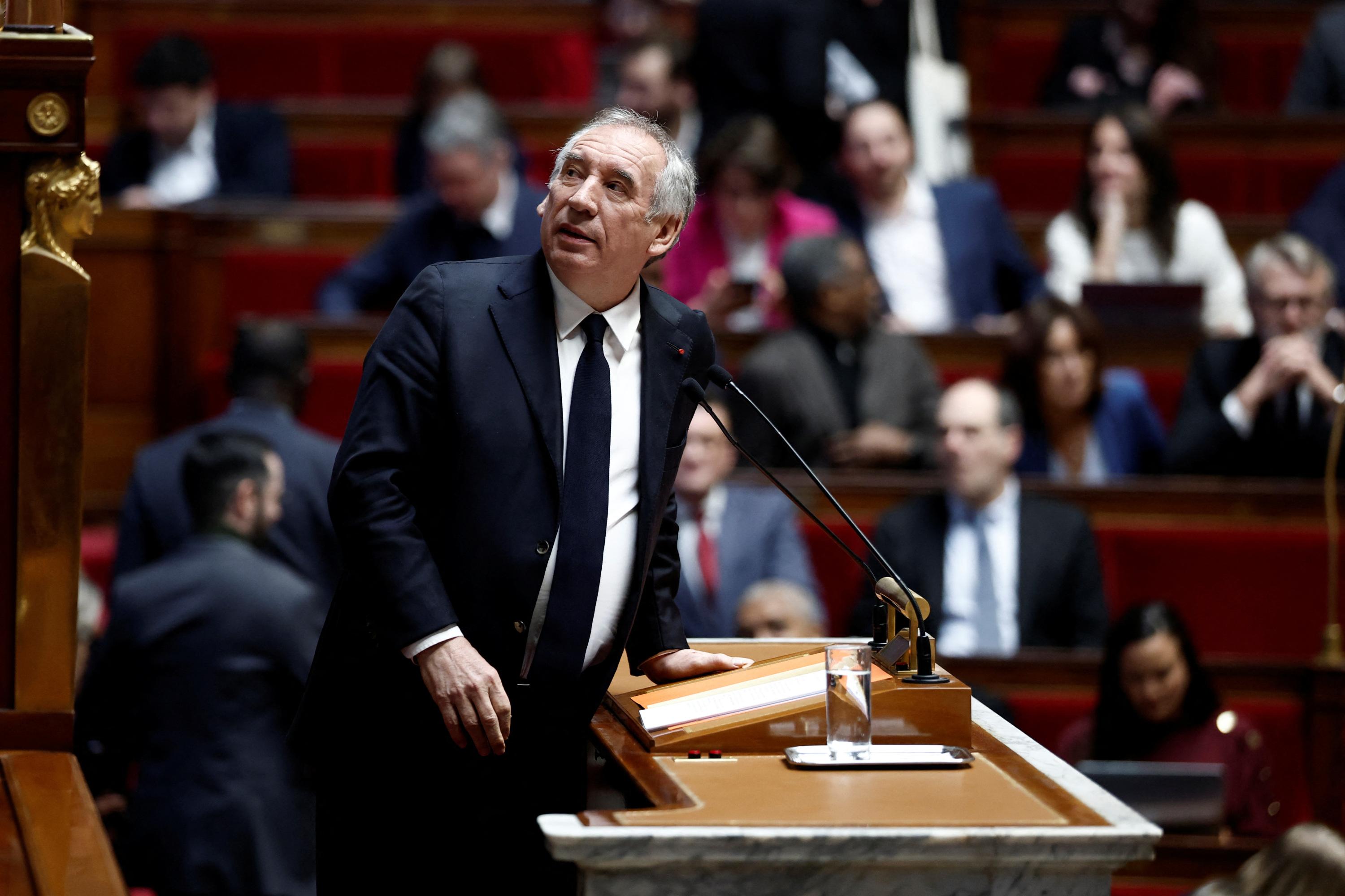 Discours de politique générale : Bayrou ne suspend pas la réforme des retraites mais va «remettre ce sujet en chantier»