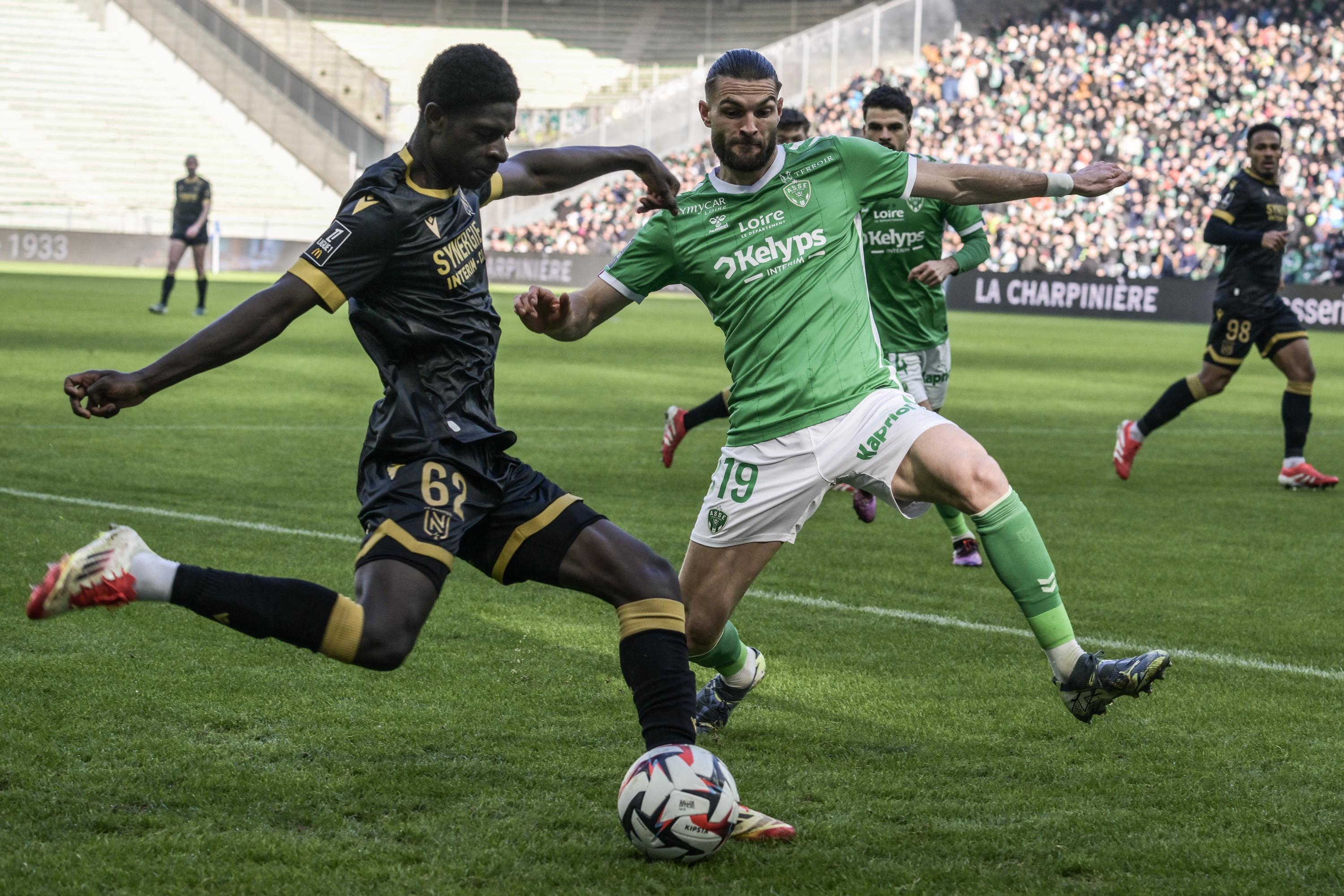 EN DIRECT - Saint-Étienne-Nantes : les Verts cherchent (encore) des solutions pour égaliser