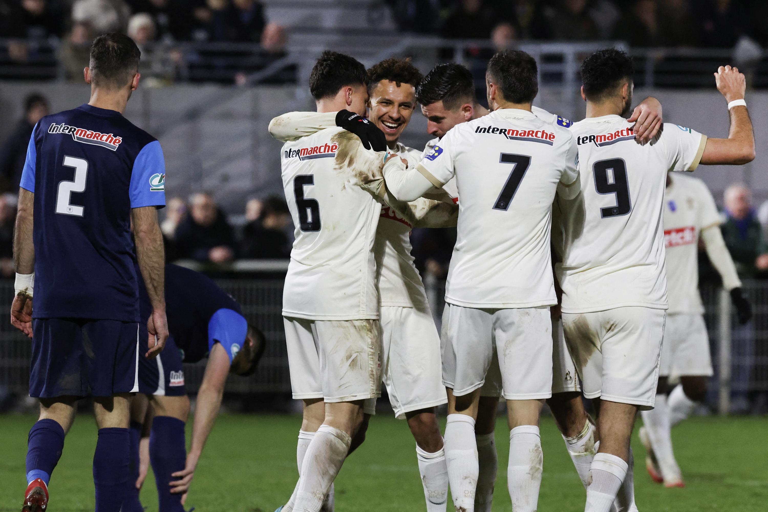 Coupe de France : exploit du Stade Briochin, qualifications d’Angers, Guingamp et Cannes... Revivez le multiplex