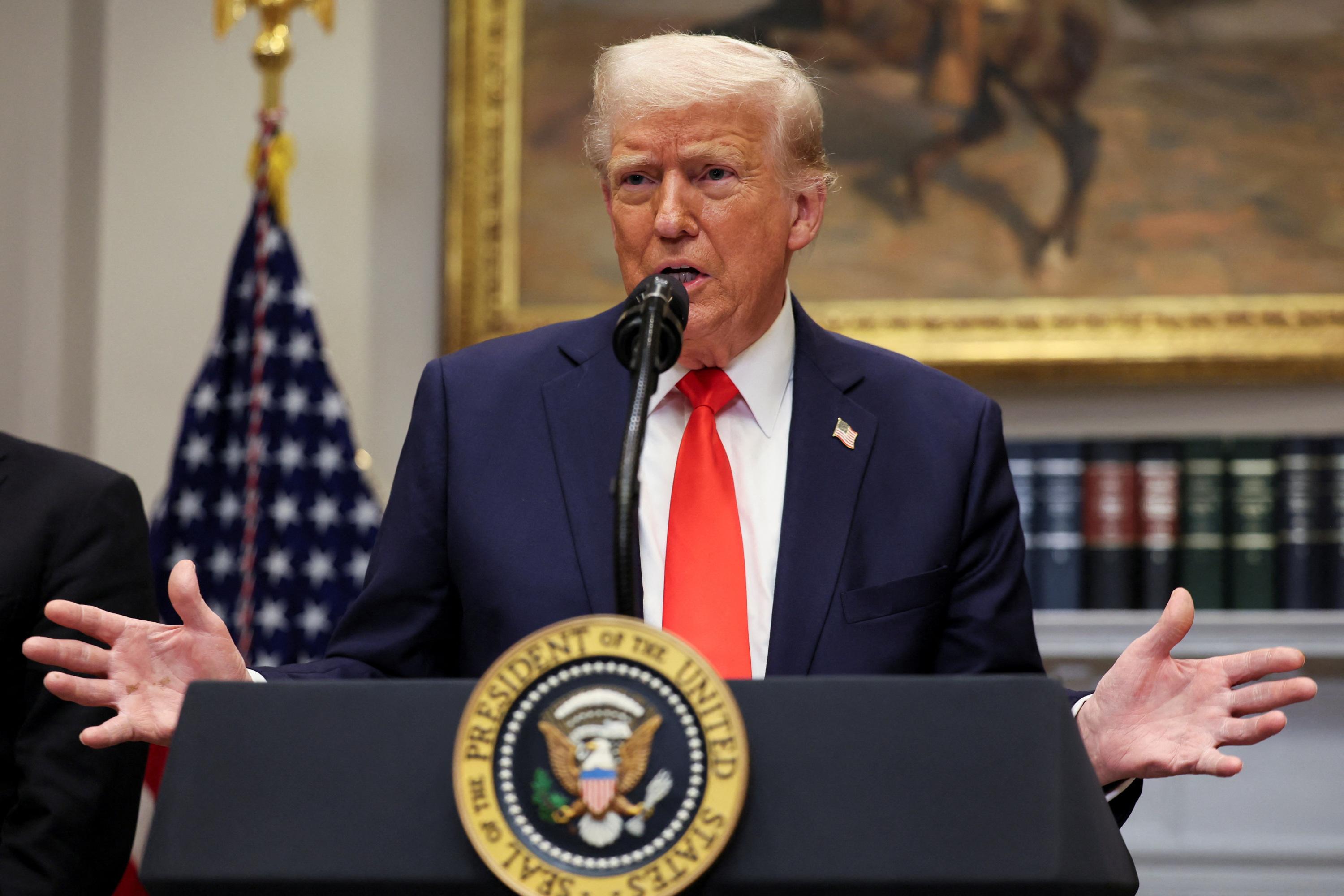 Donald Trump monte à 20% les droits de douane sur les produits chinois