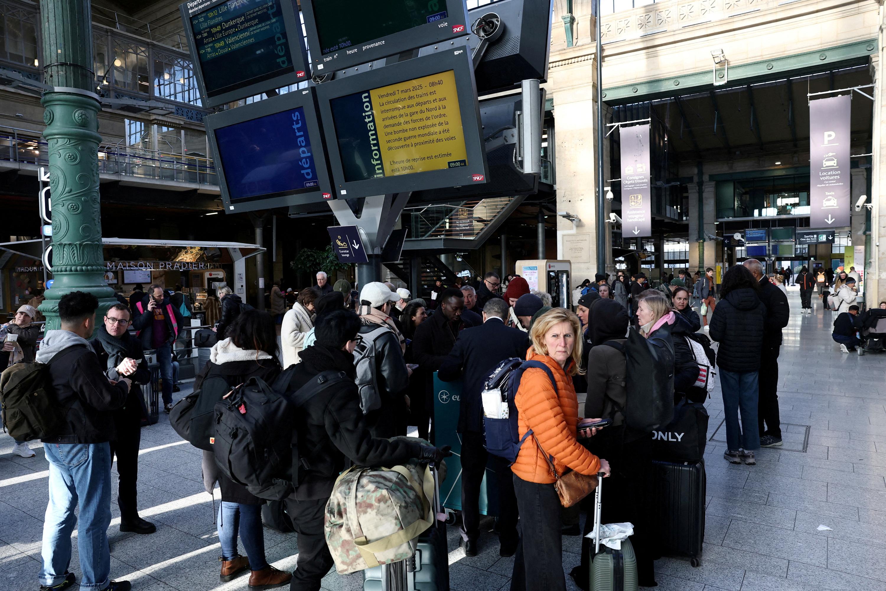 Gare du Nord : le trafic reprend progressivement mais reste perturbé après le désamorçage de la bombe