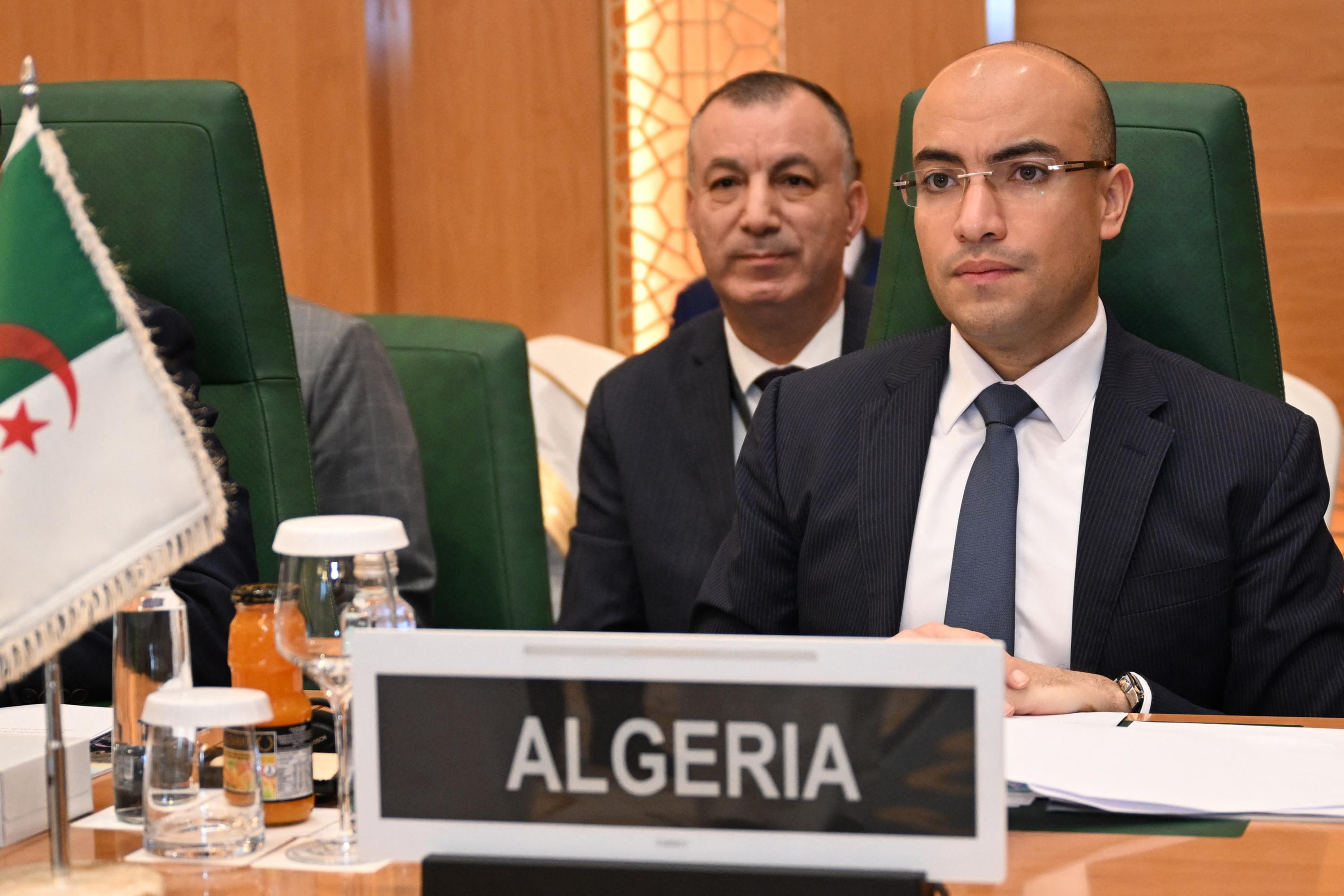 L’Algérie refuse les «menaces et intimidations» de la France