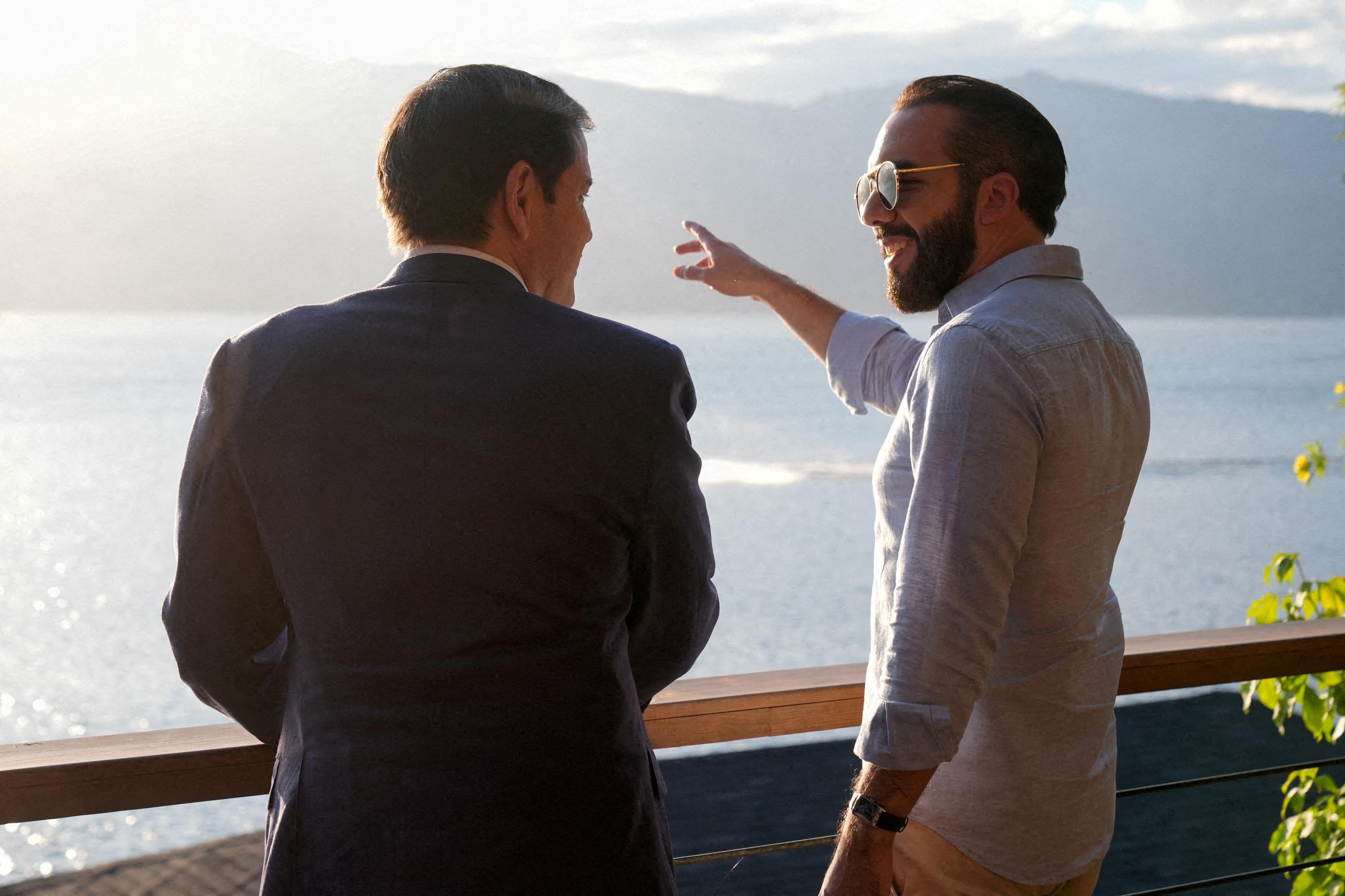 Pourquoi Nayib Bukele, le président du Salvador, a ouvert ses prisons aux étrangers expulsés par Donald Trump