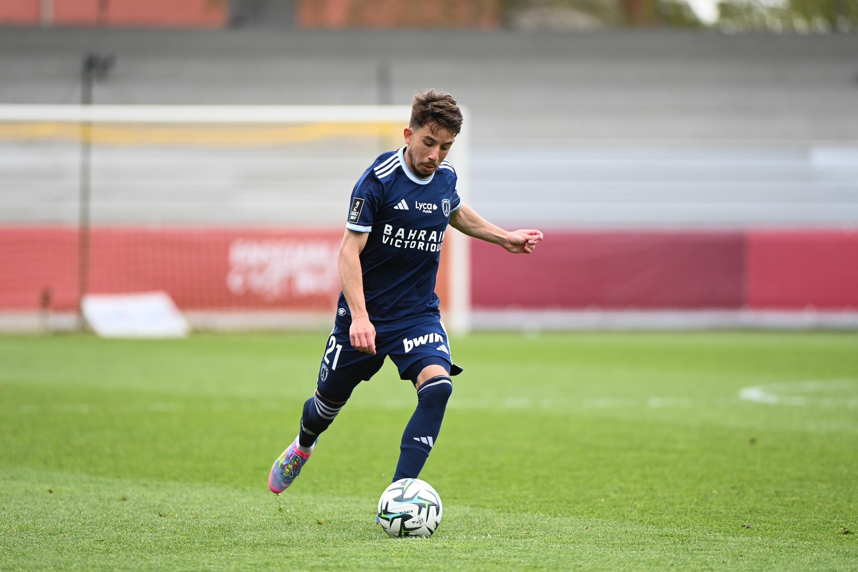 EN DIRECT - Ligue 2 : Lorient provisoirement champion, le Paris FC de la famille Arnault domine, suivez le multiplex de la dernière journée