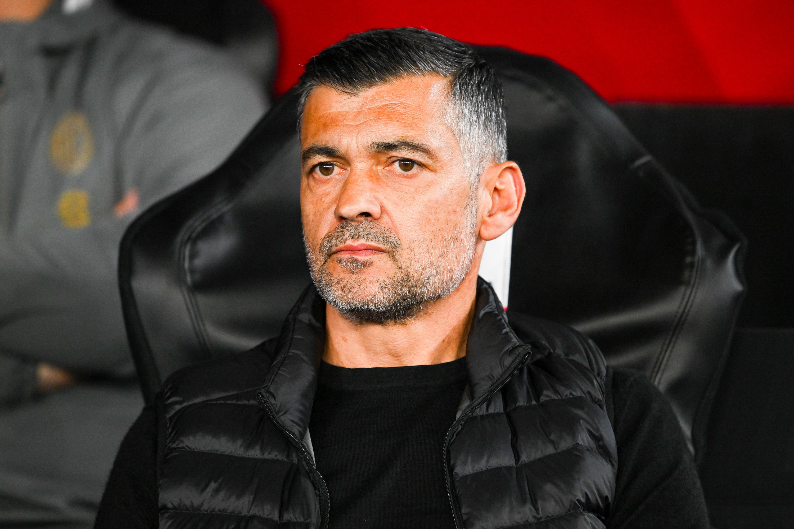 Foot : indécis sur son avenir, l’entraîneur de l’AC Milan Sergio Conceiçao réclame «des comptes à la fin»