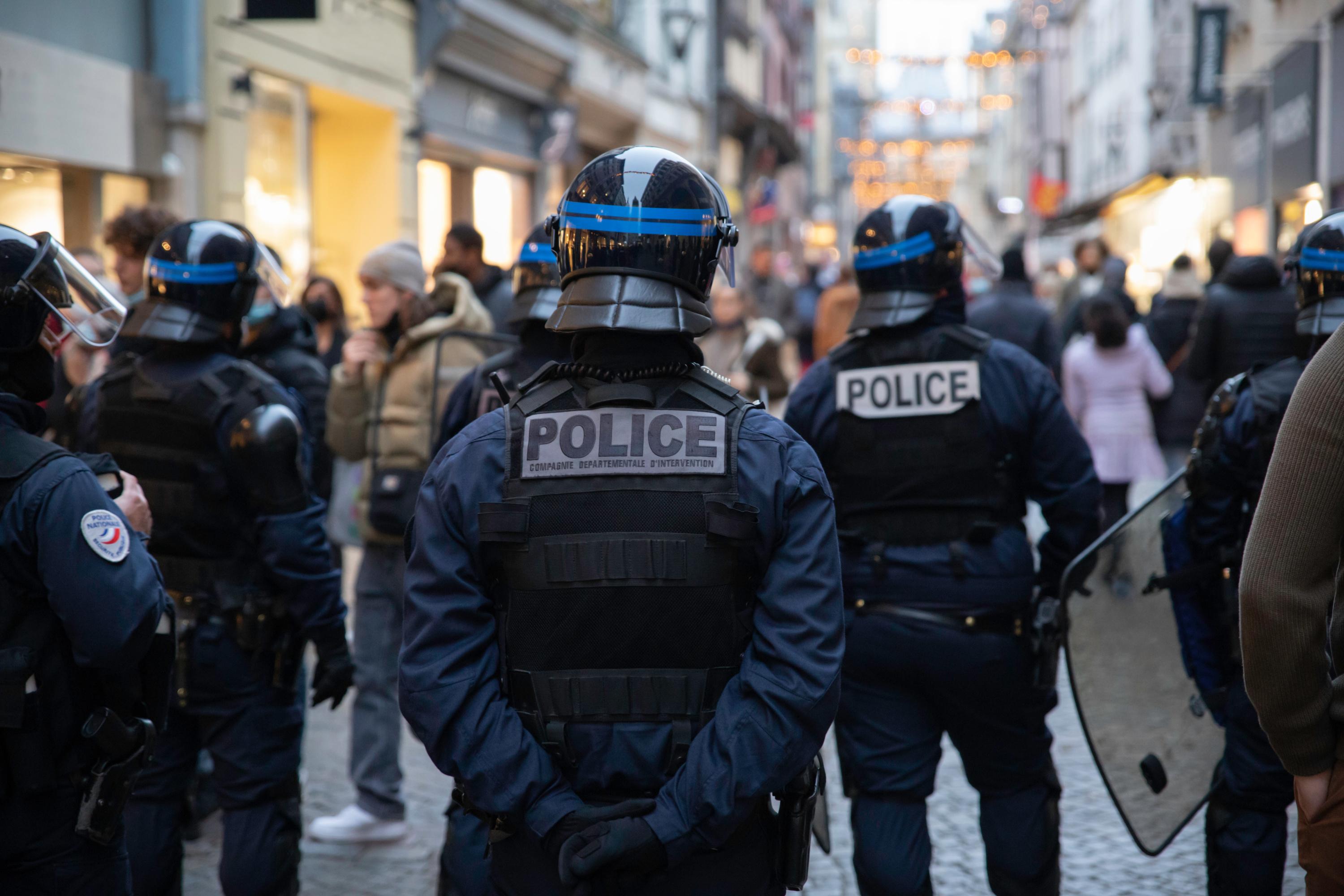 À Lyon, la dispersion d’un «carnaval» antifa par des gaz lacrymogènes perturbe un concert pour enfants