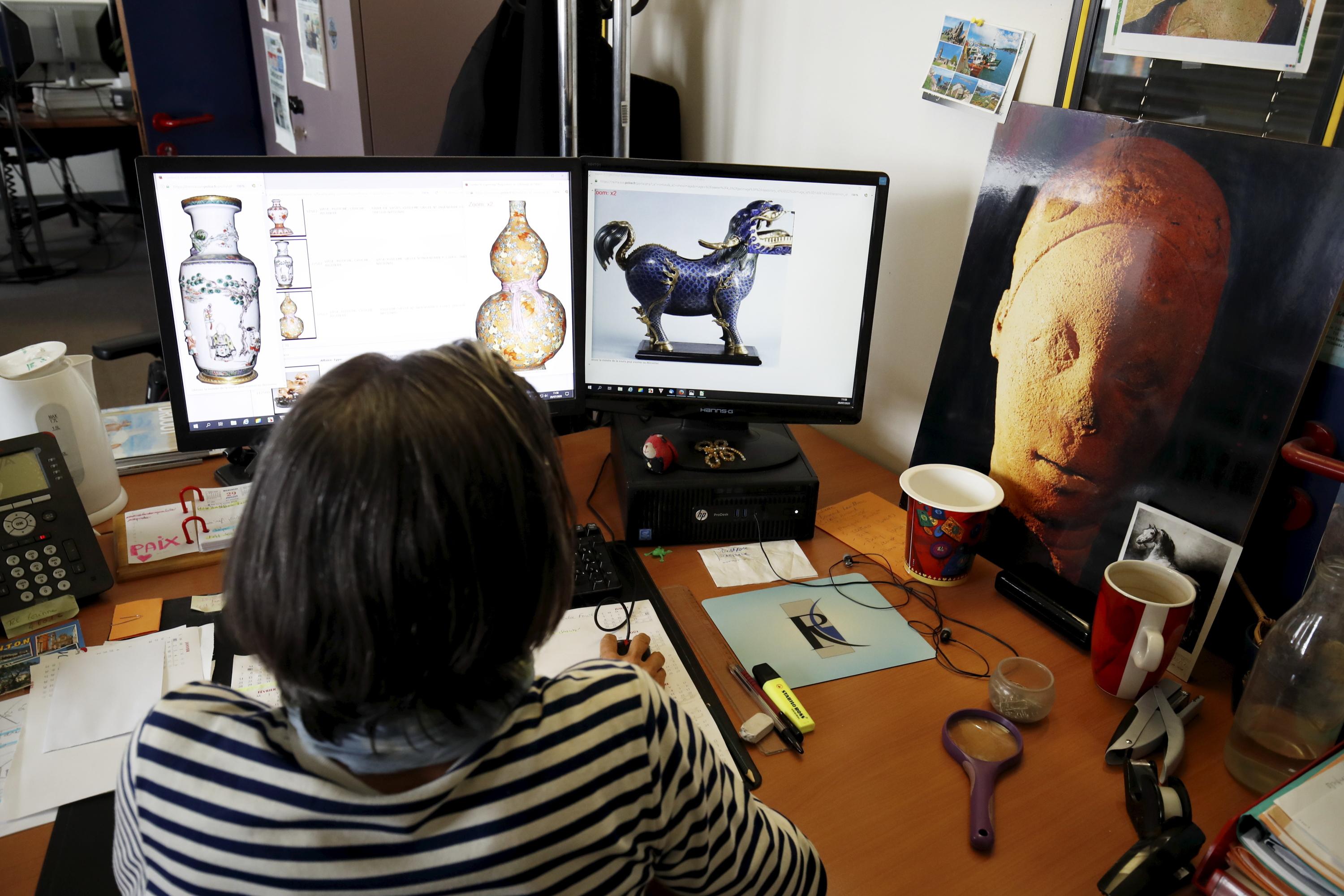 Lutte contre les détecteurs de métaux, IA... Ces nouvelles tactiques utilisées par la police de l’art pour endiguer le crime organisé