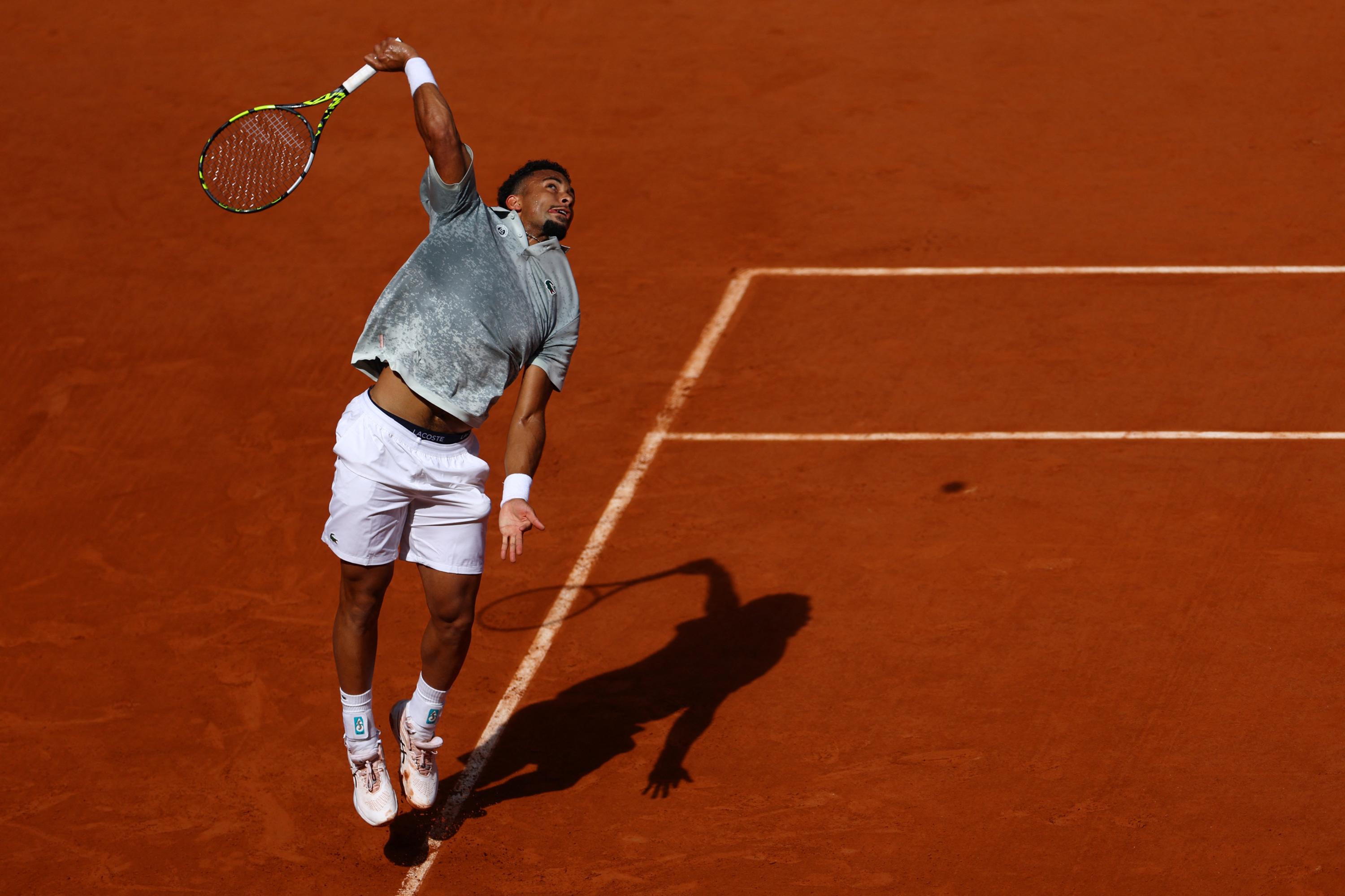 EN DIRECT - Roland-Garros : premier set arraché pour Arthur Fils
