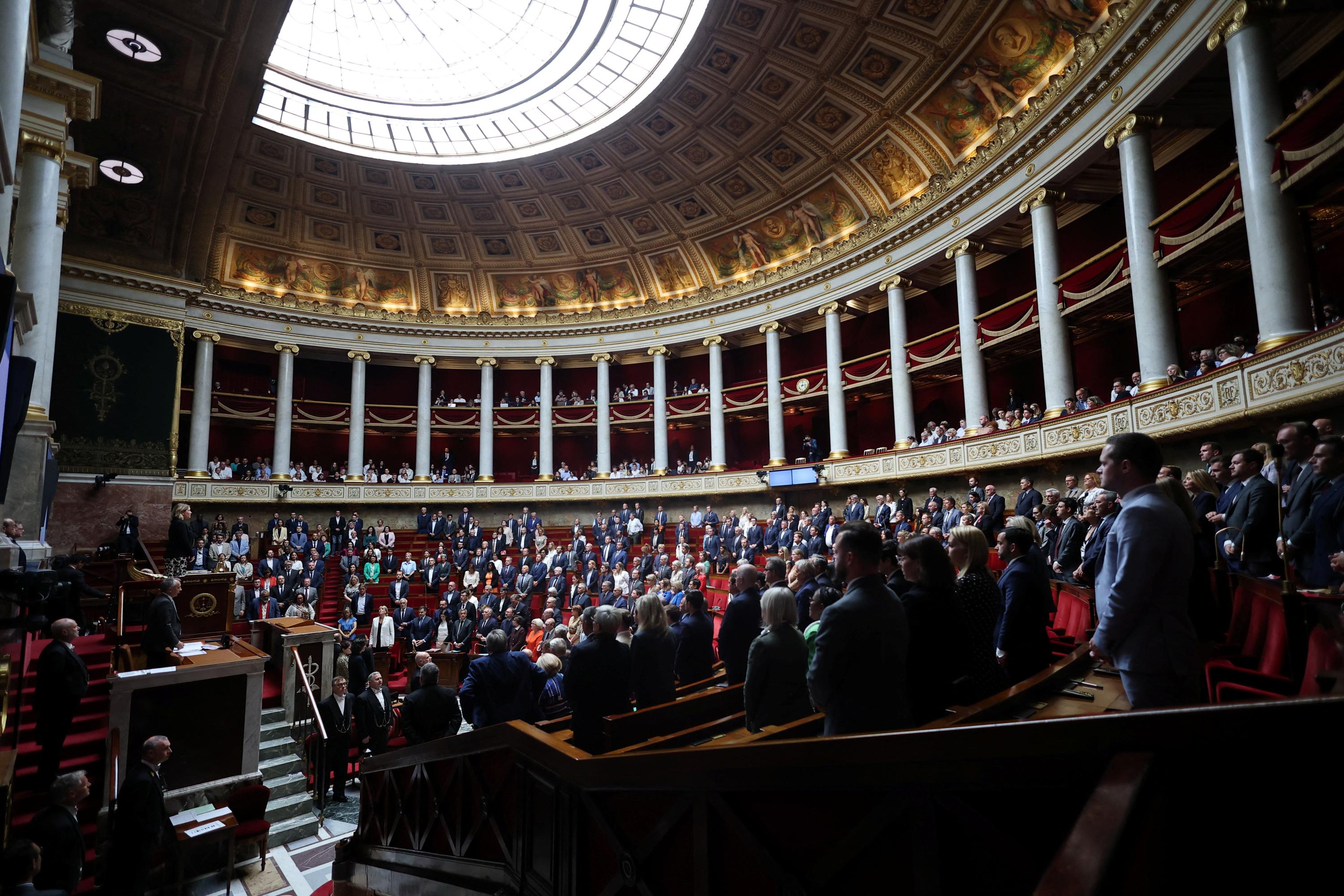 Ingérences : l'Assemblée nationale appelle à un encadrement plus strict des plateformes
