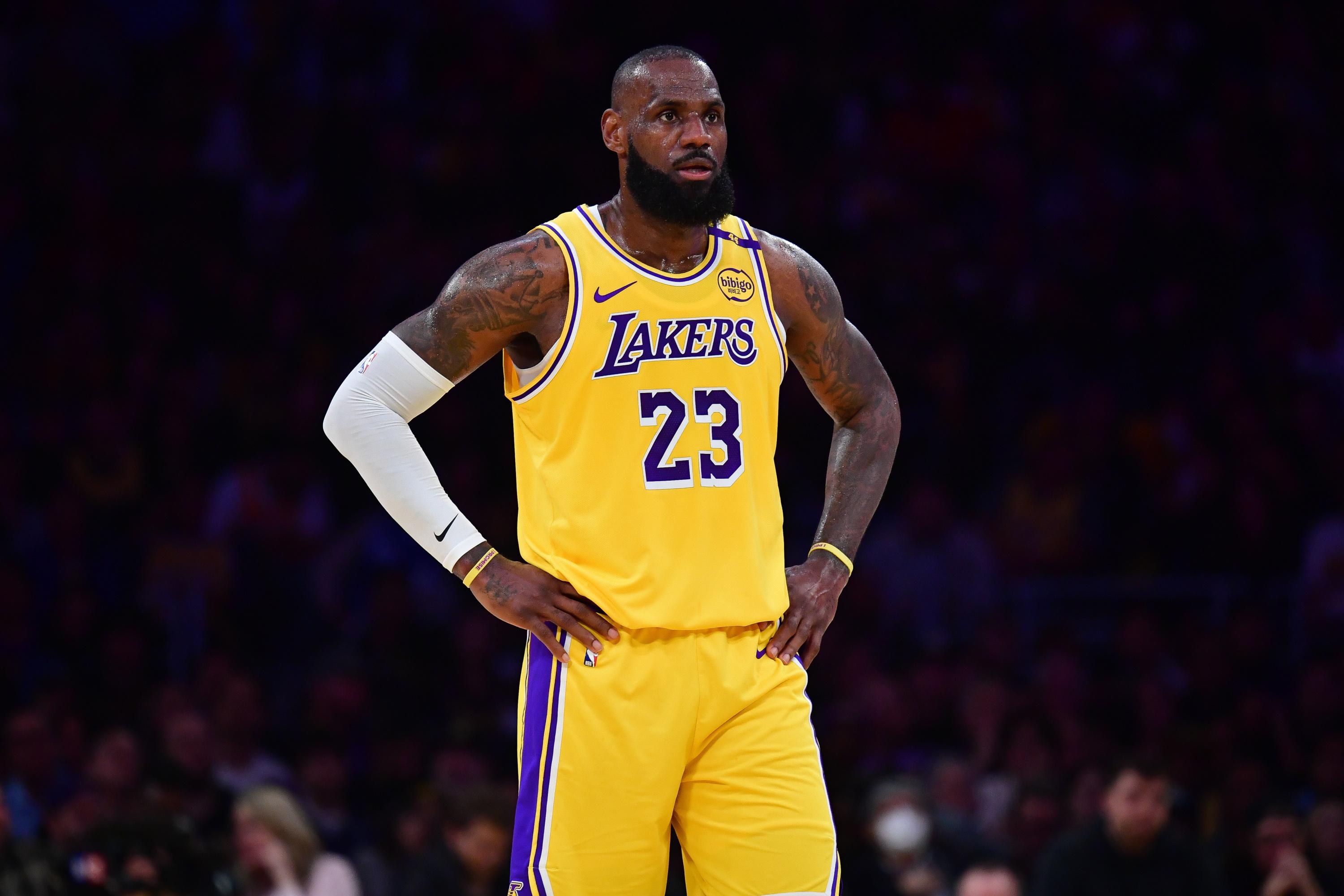 NBA: deux mois après sa blessure au genou, LeBron James de retour à l'entraînement