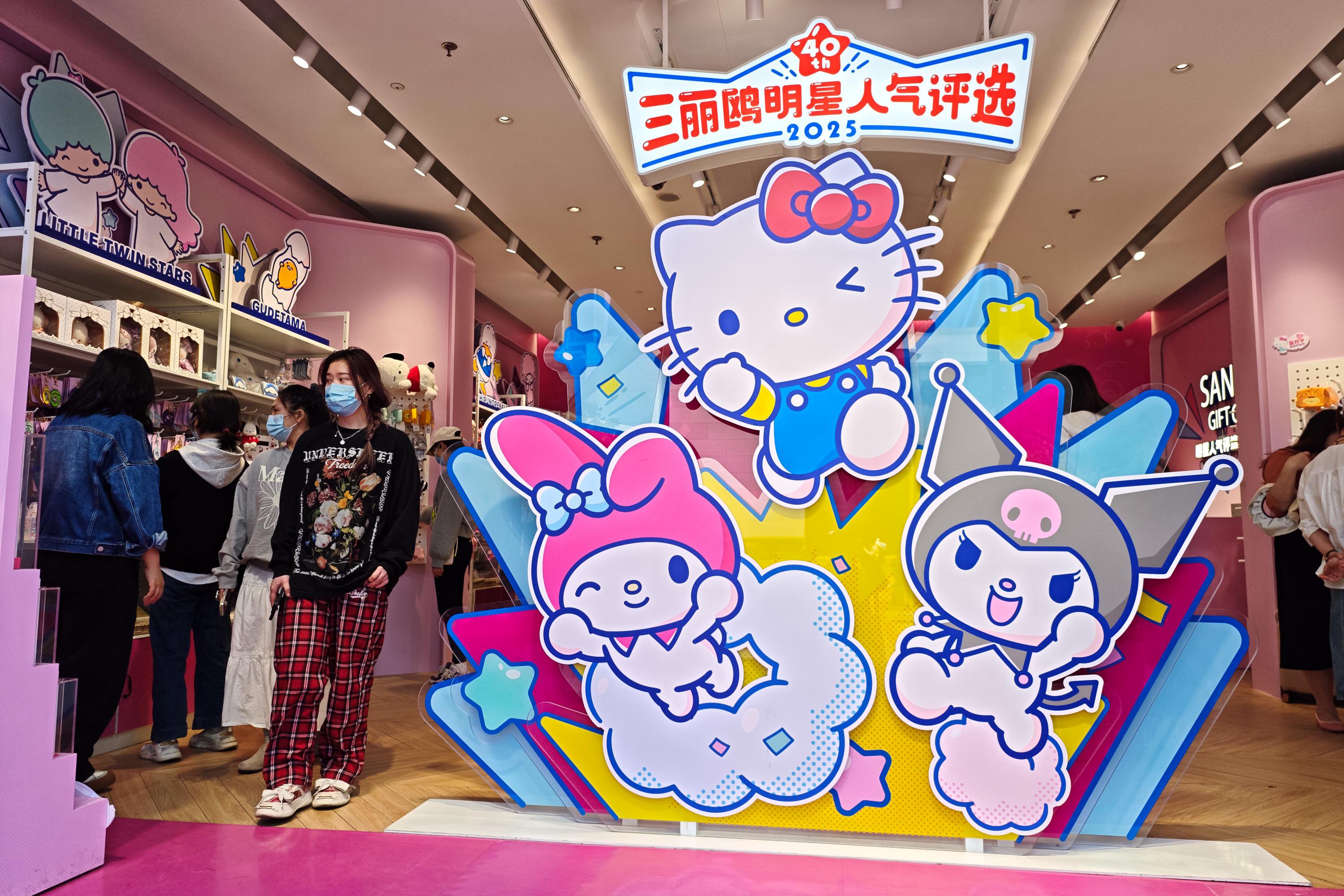 Comment Hello Kitty, personnage emblématique du japonais Sanrio, a retrouvé son statut de machine à cash